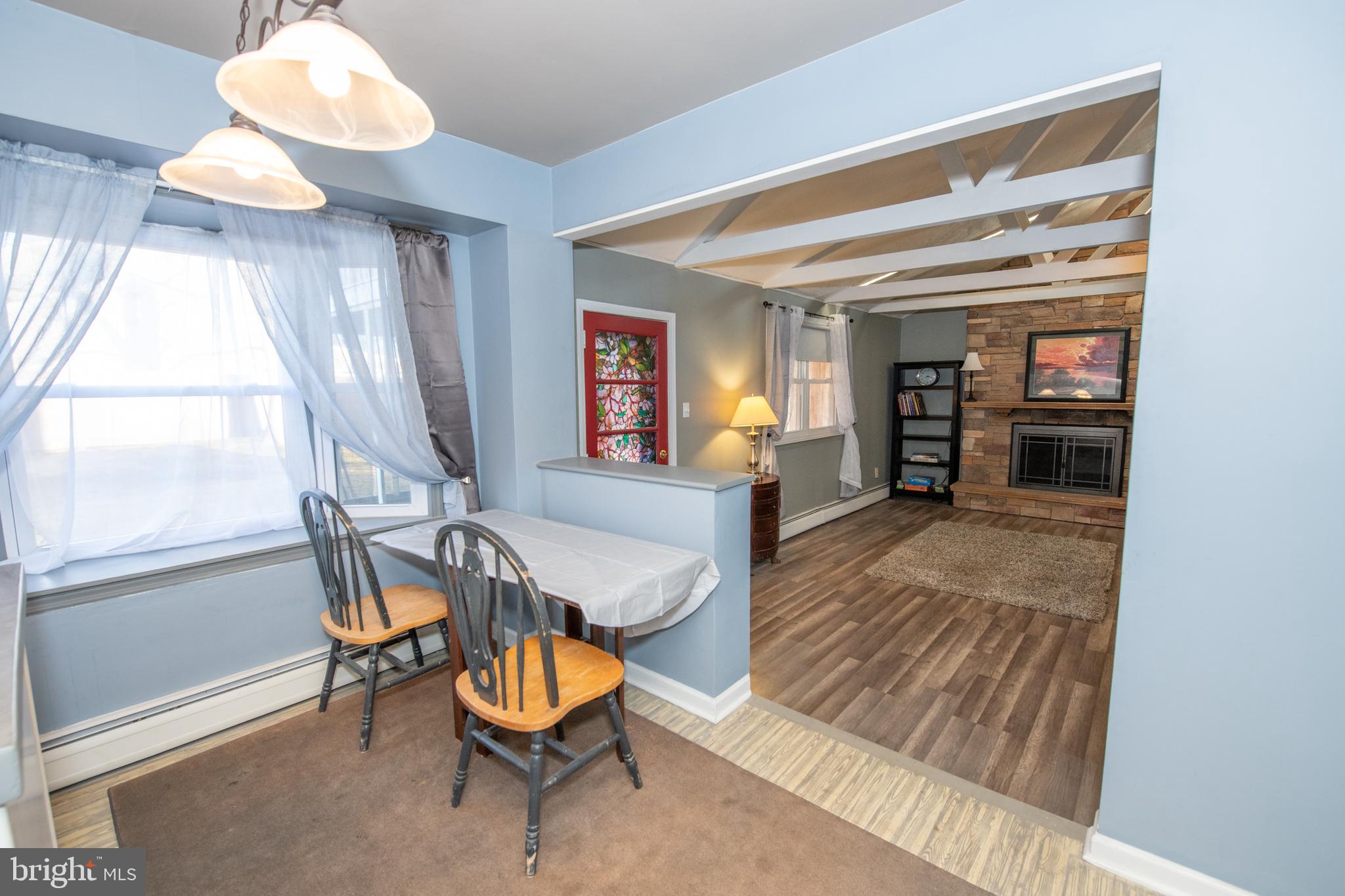 DELMONT MANOR - Residential