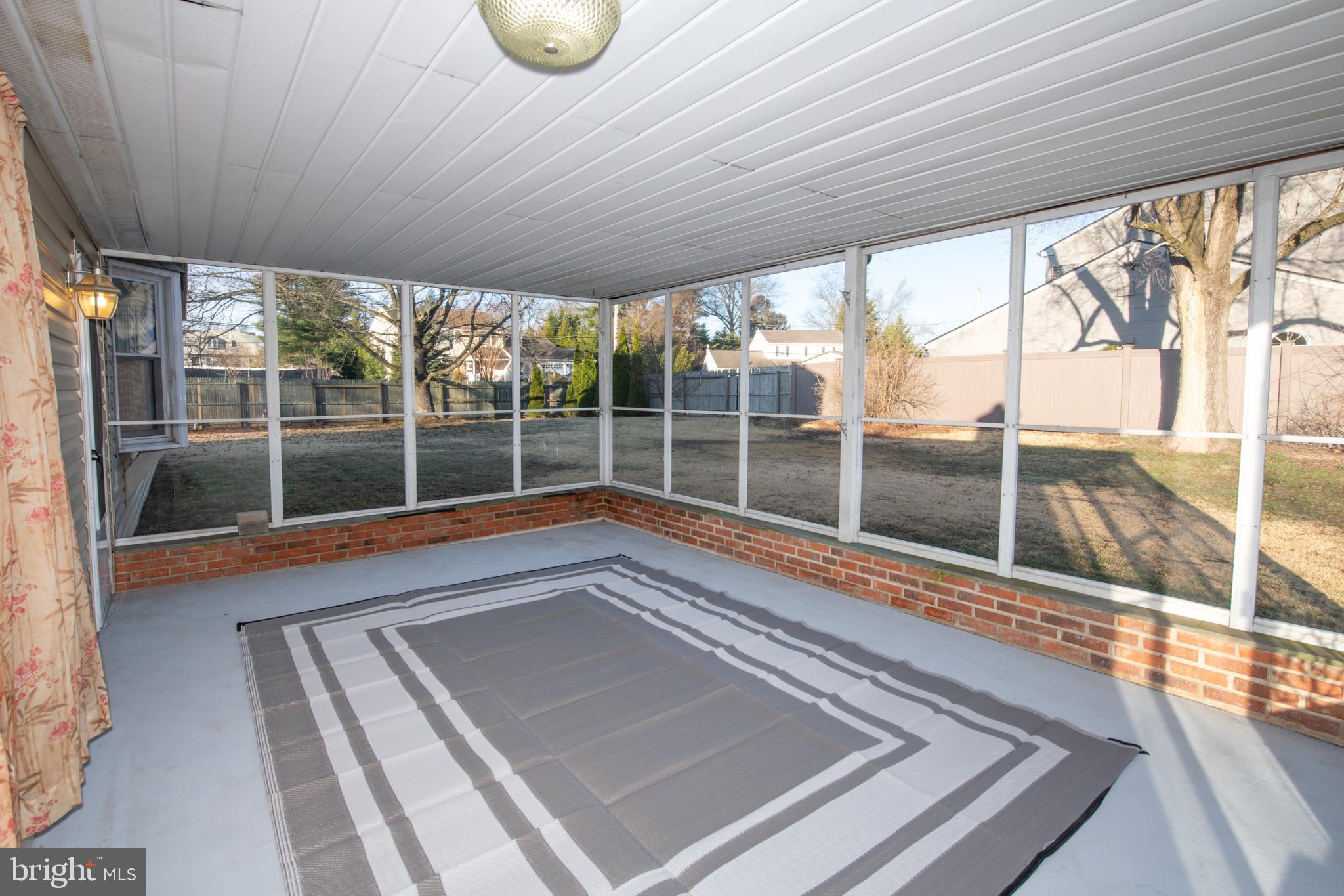 DELMONT MANOR - Residential