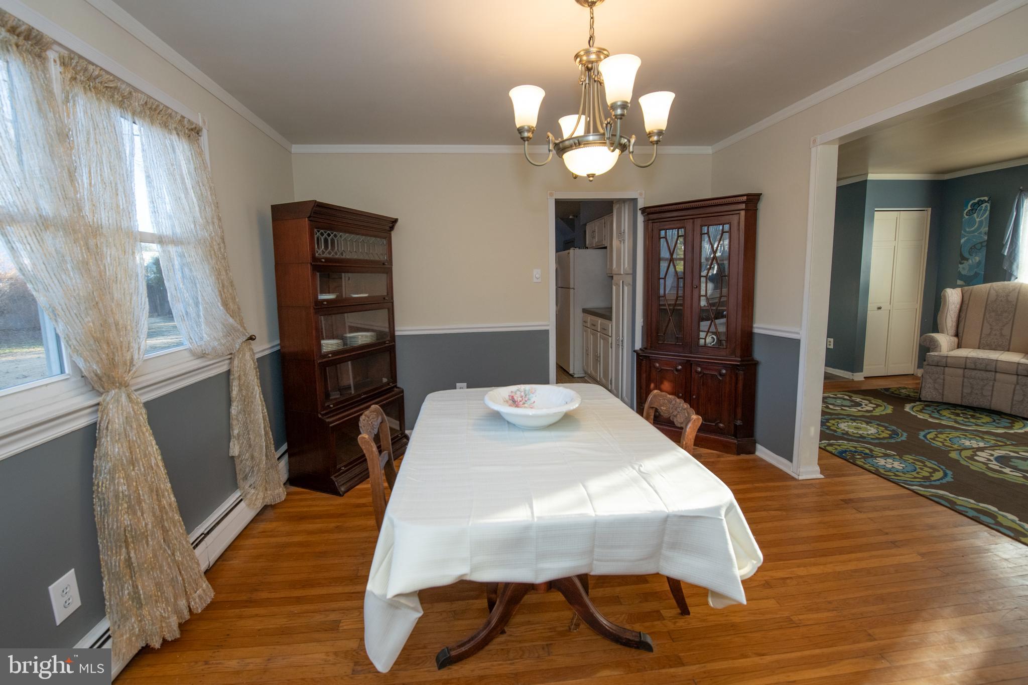 DELMONT MANOR - Residential