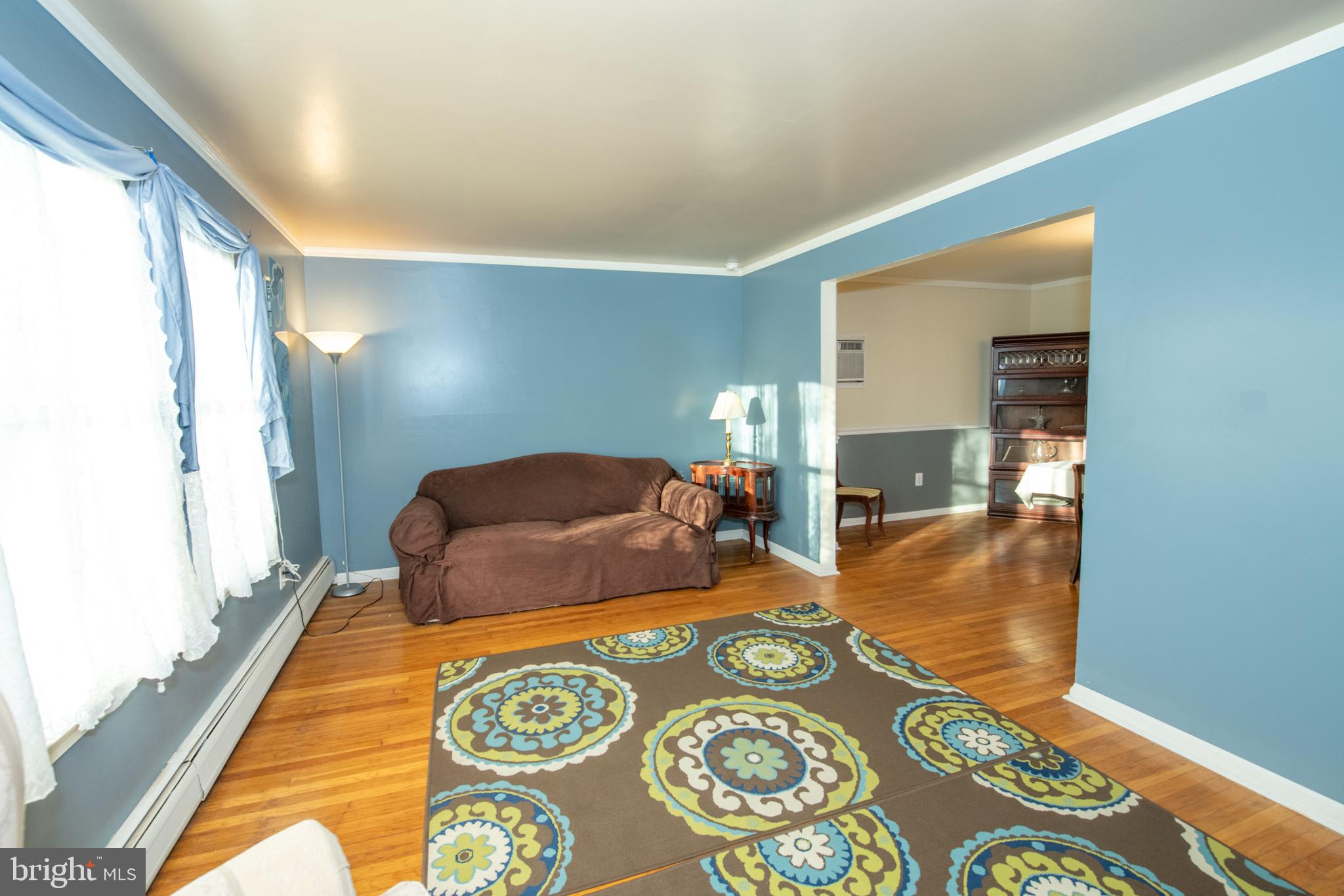 DELMONT MANOR - Residential