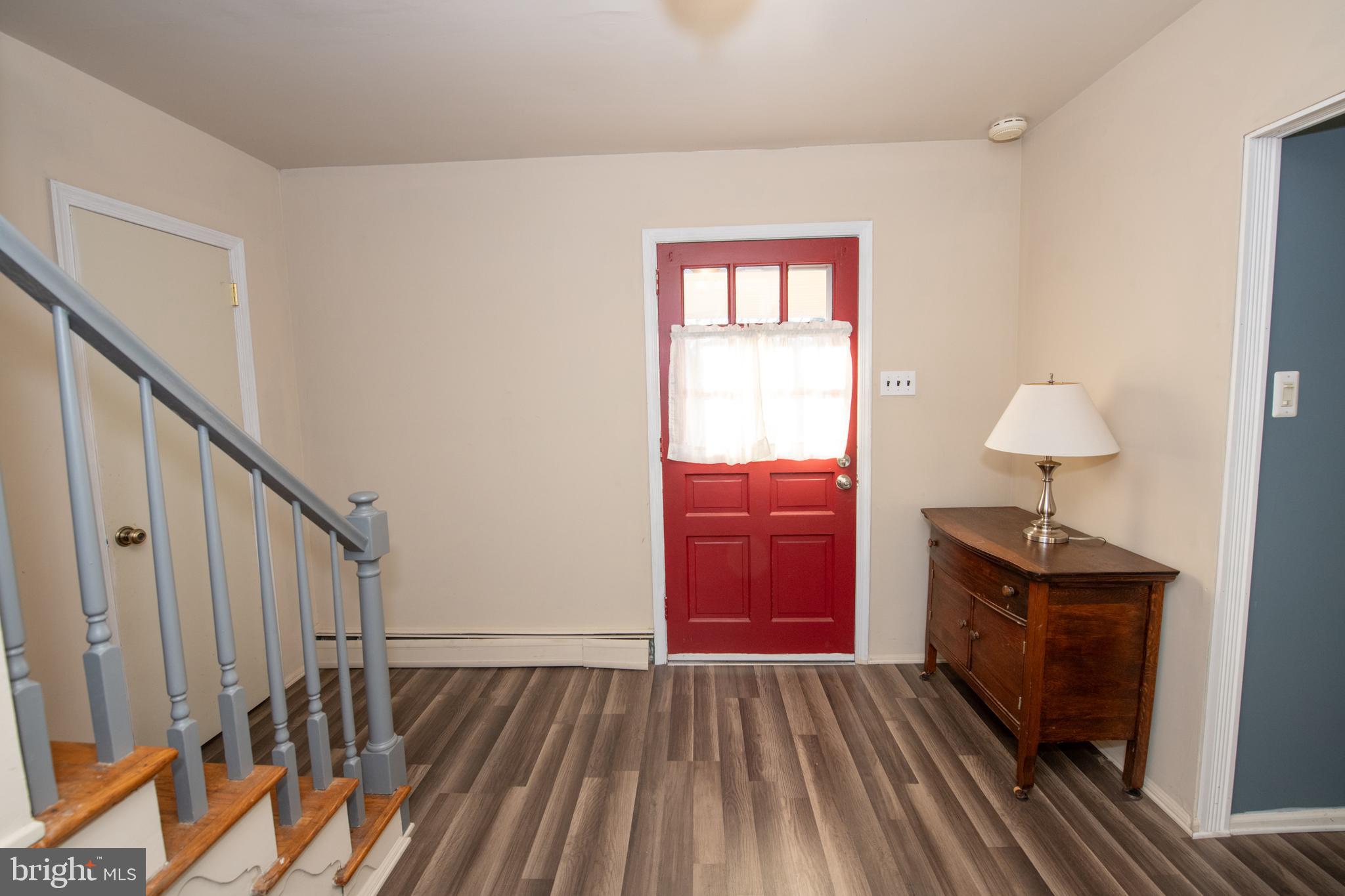 DELMONT MANOR - Residential