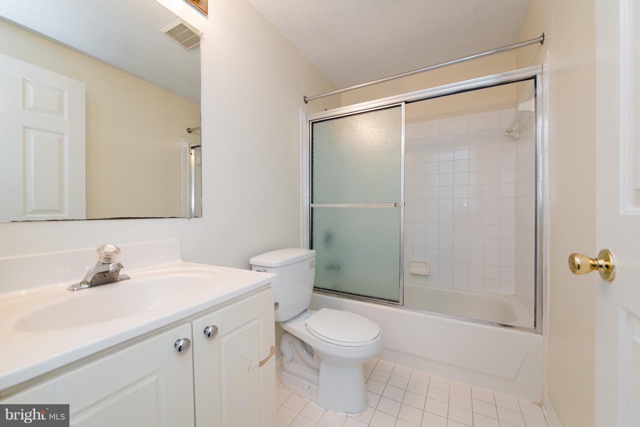 BRISTOL FOREST - Residential Lease