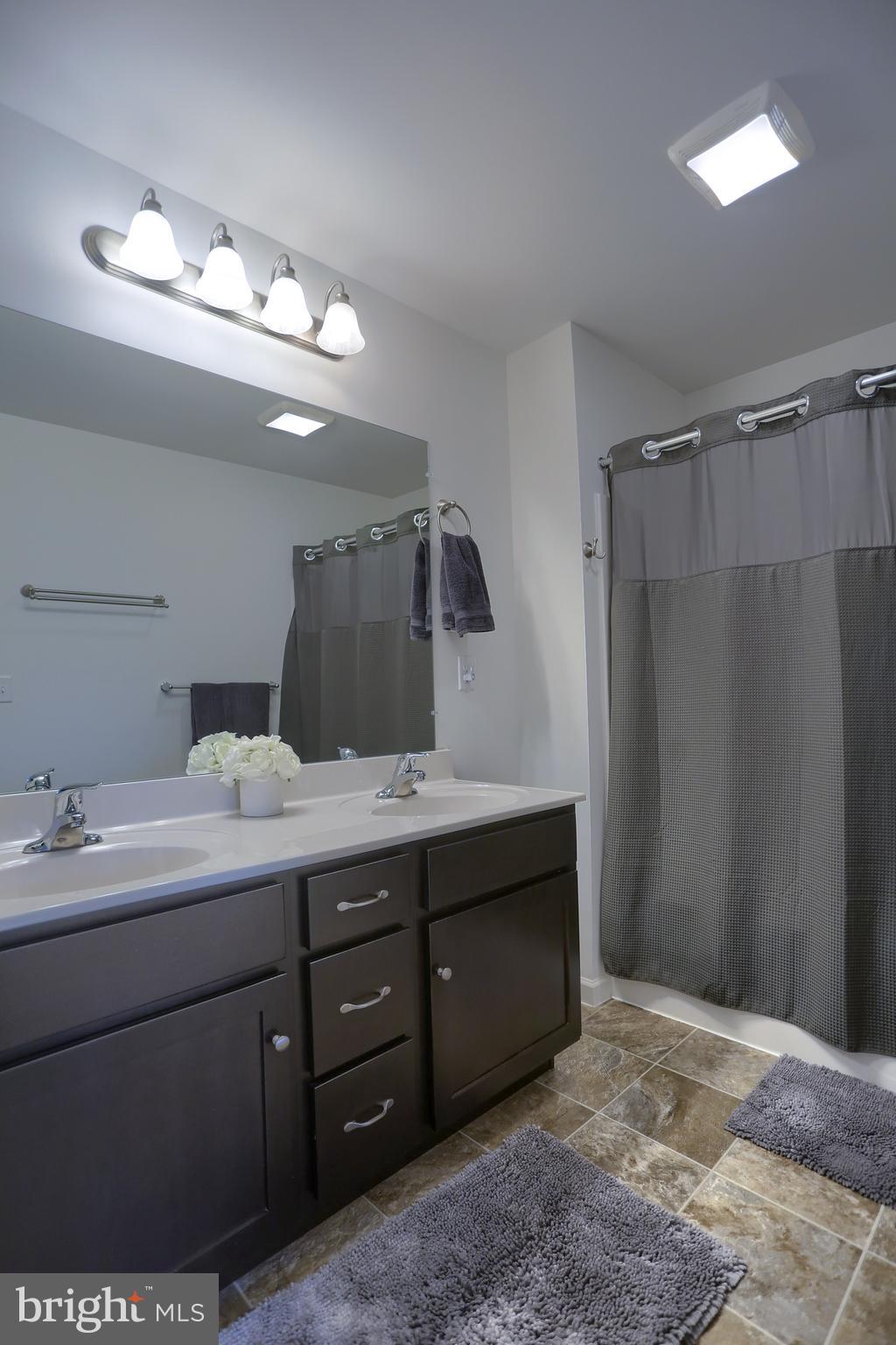 ORCHARD GLEN - Residential