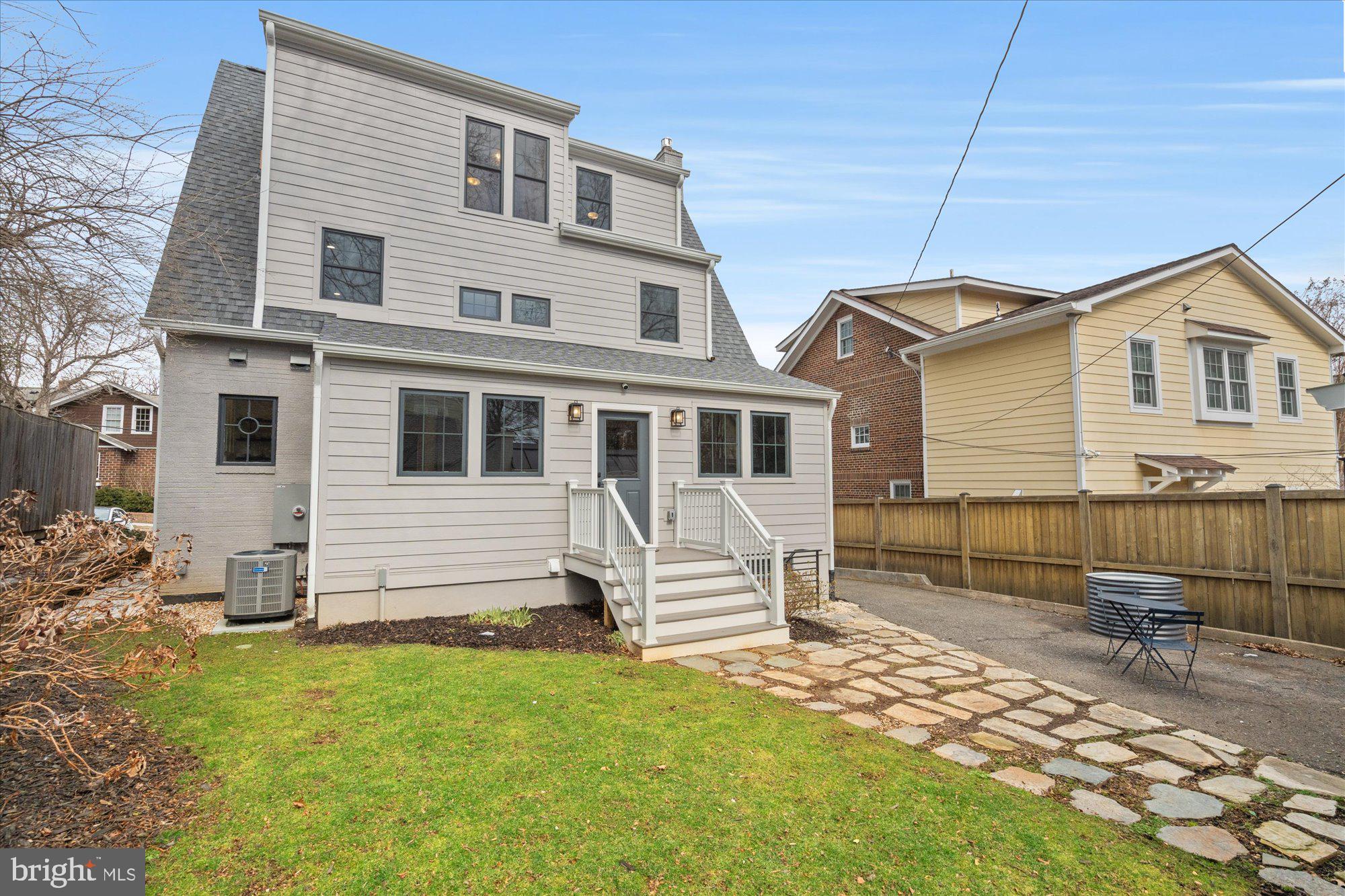 ROSEMONT - Residential