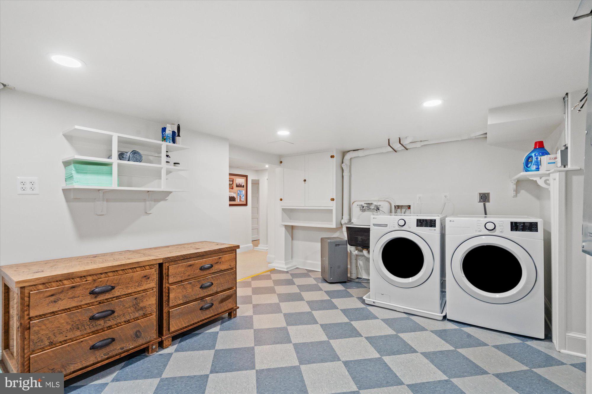 ROSEMONT - Residential