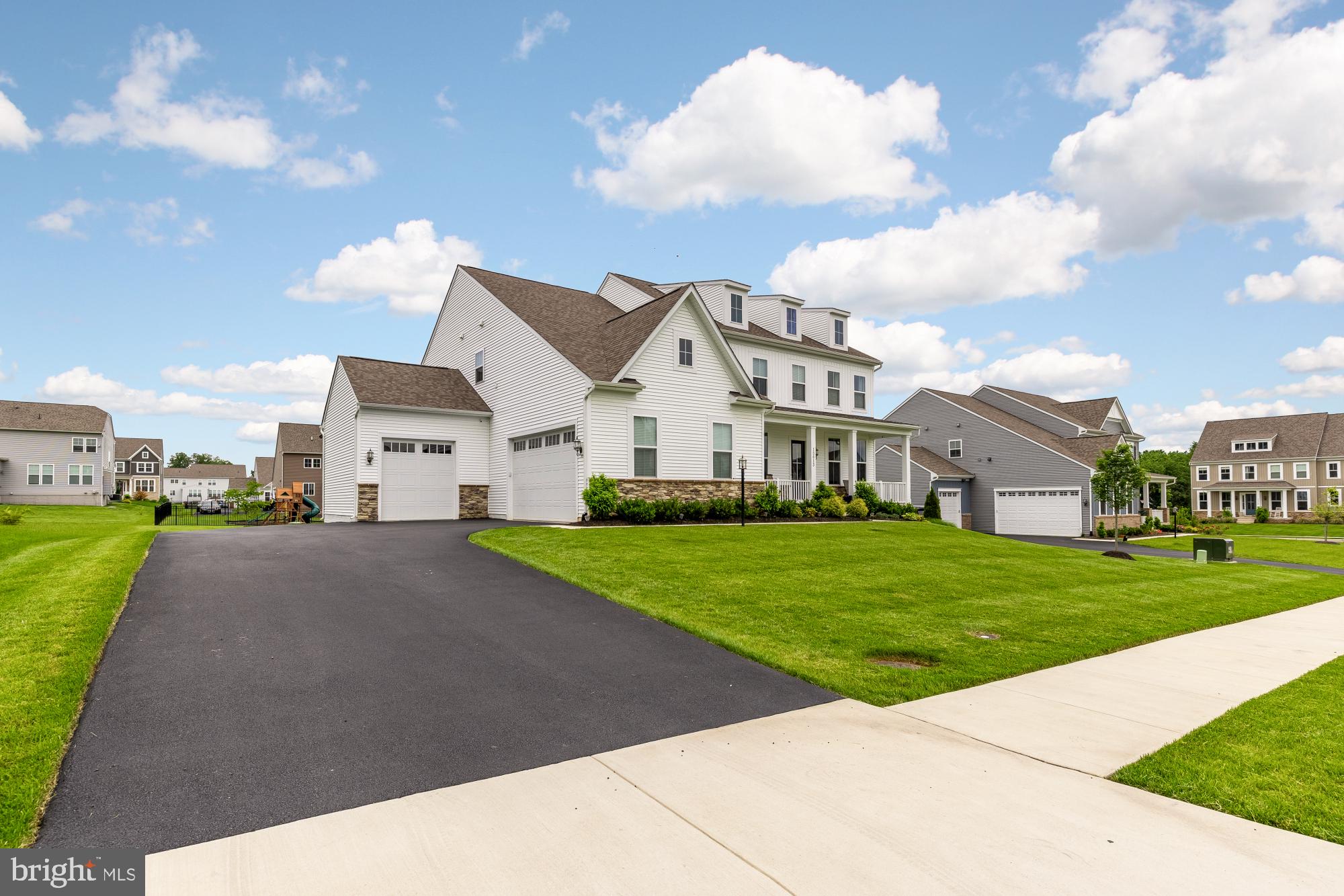 15613 ALTHEA LANE