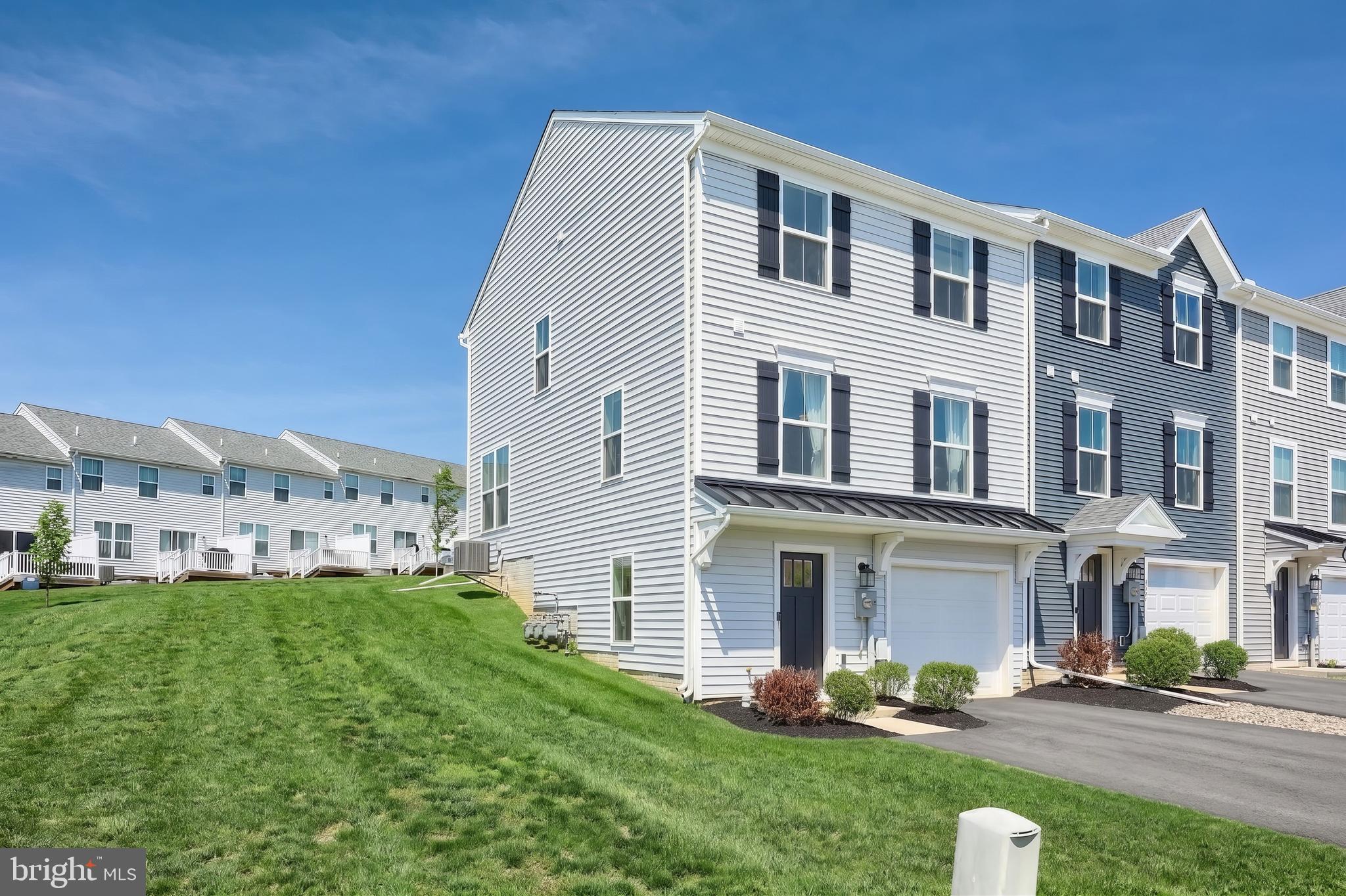 BRIDGEVIEW - Residential