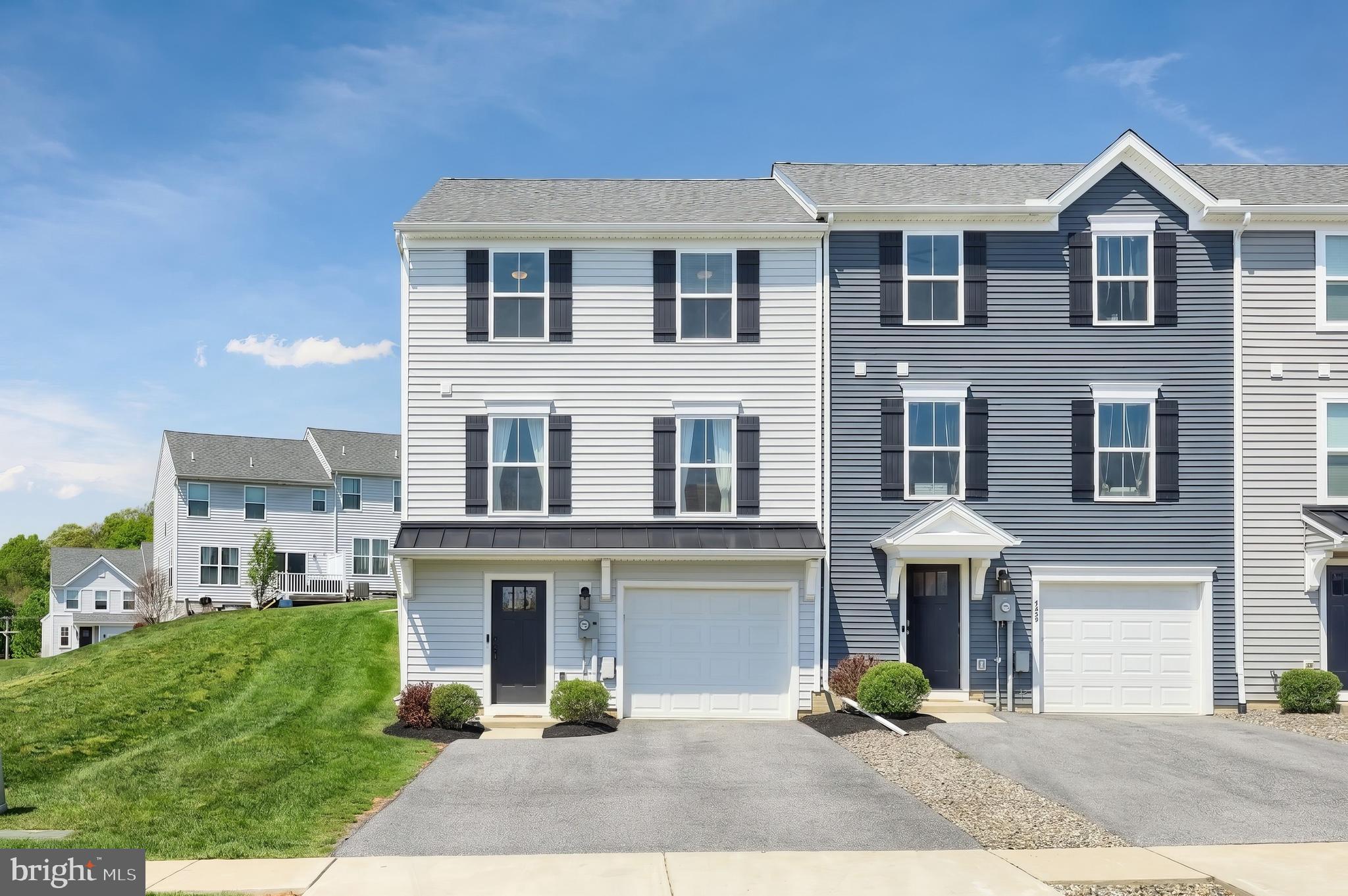 BRIDGEVIEW - Residential