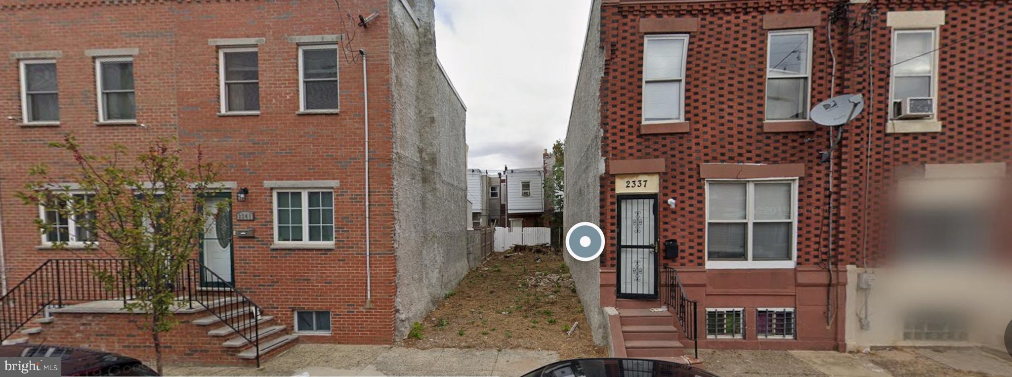 Vacant, undeveloped 15 ft. by 58 ft. (total 870 sf.) rectangle-shaped lot. Zoned residential- RSA5.
New construction homes built on similar size lots in the immediate area sold and offered for around $420K-$470k (early 2025).