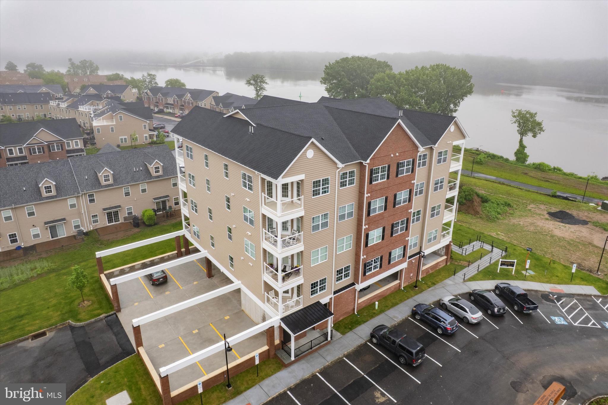 RADCLIFFE COURT - Residential