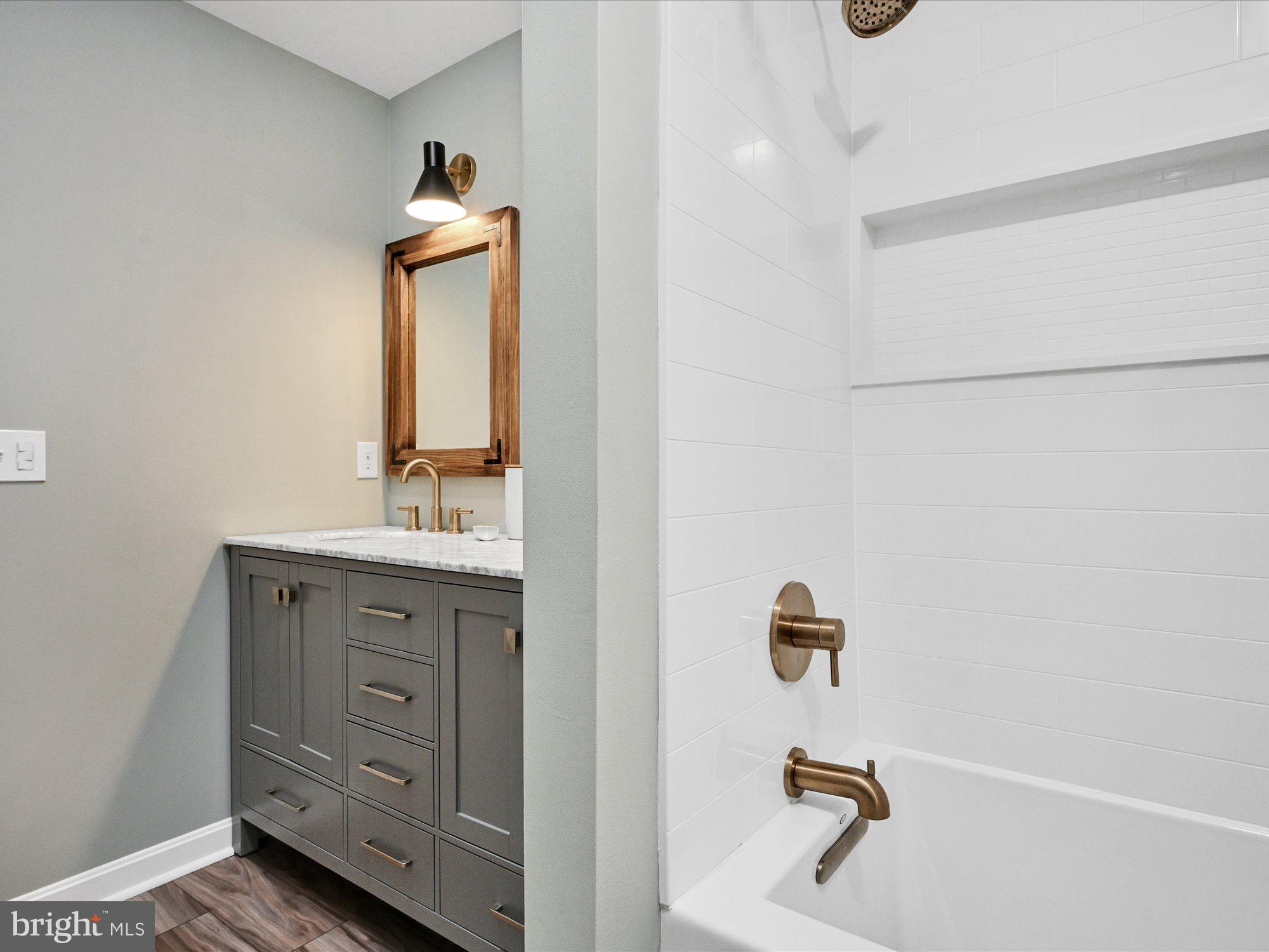 OLDE LEACOCK VILLAGE - Residential