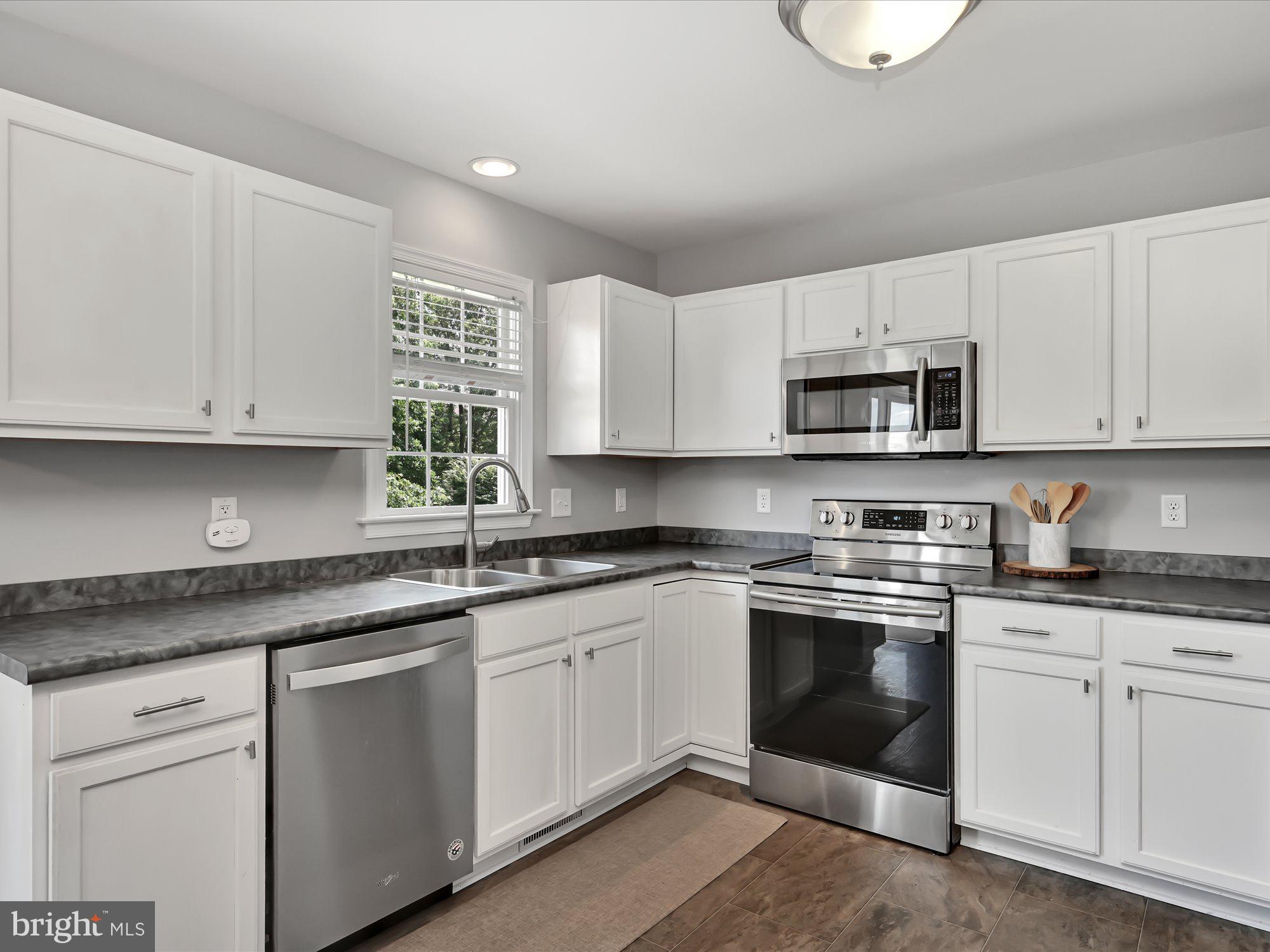 OLDE LEACOCK VILLAGE - Residential