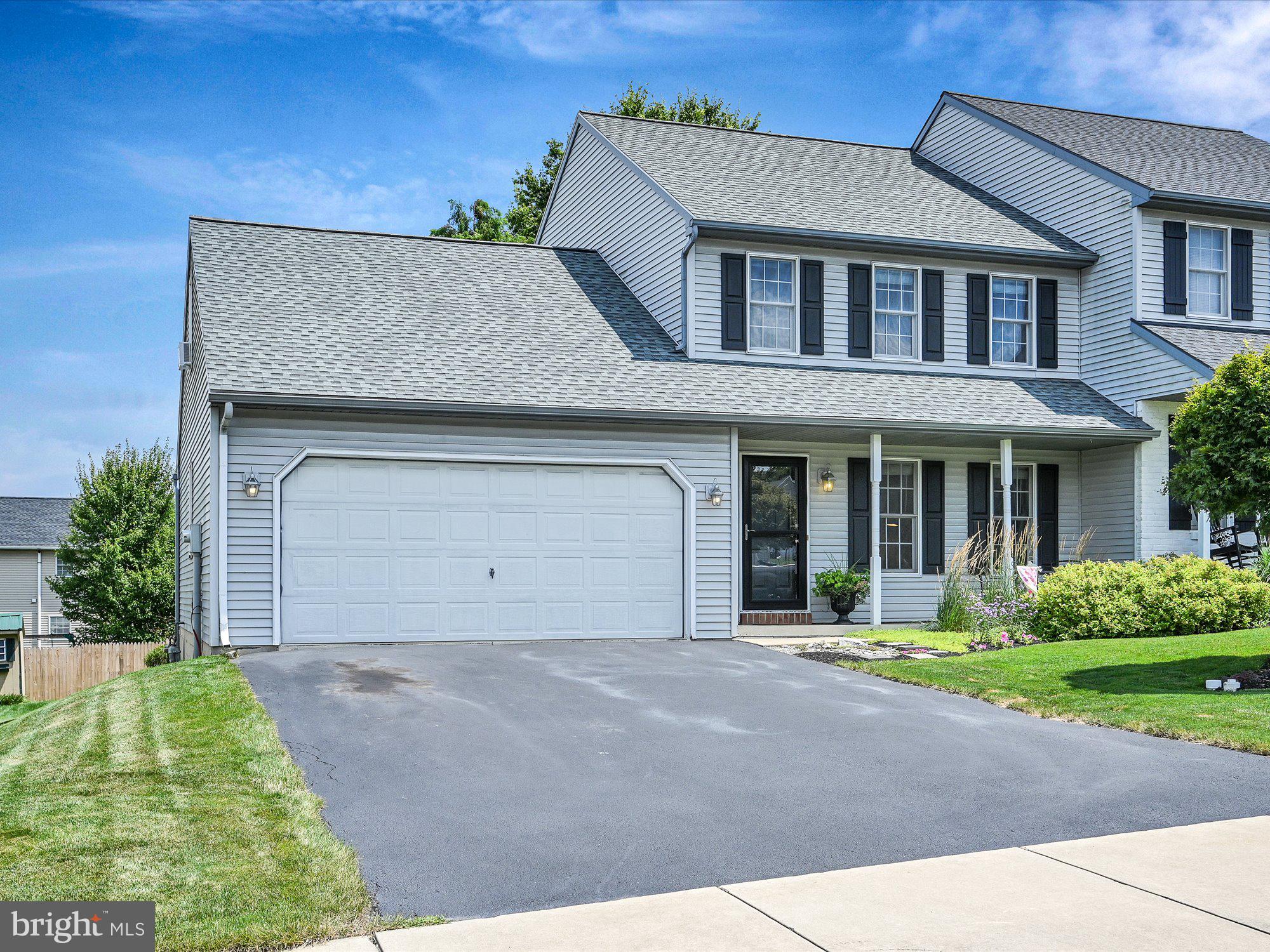 OLDE LEACOCK VILLAGE - Residential