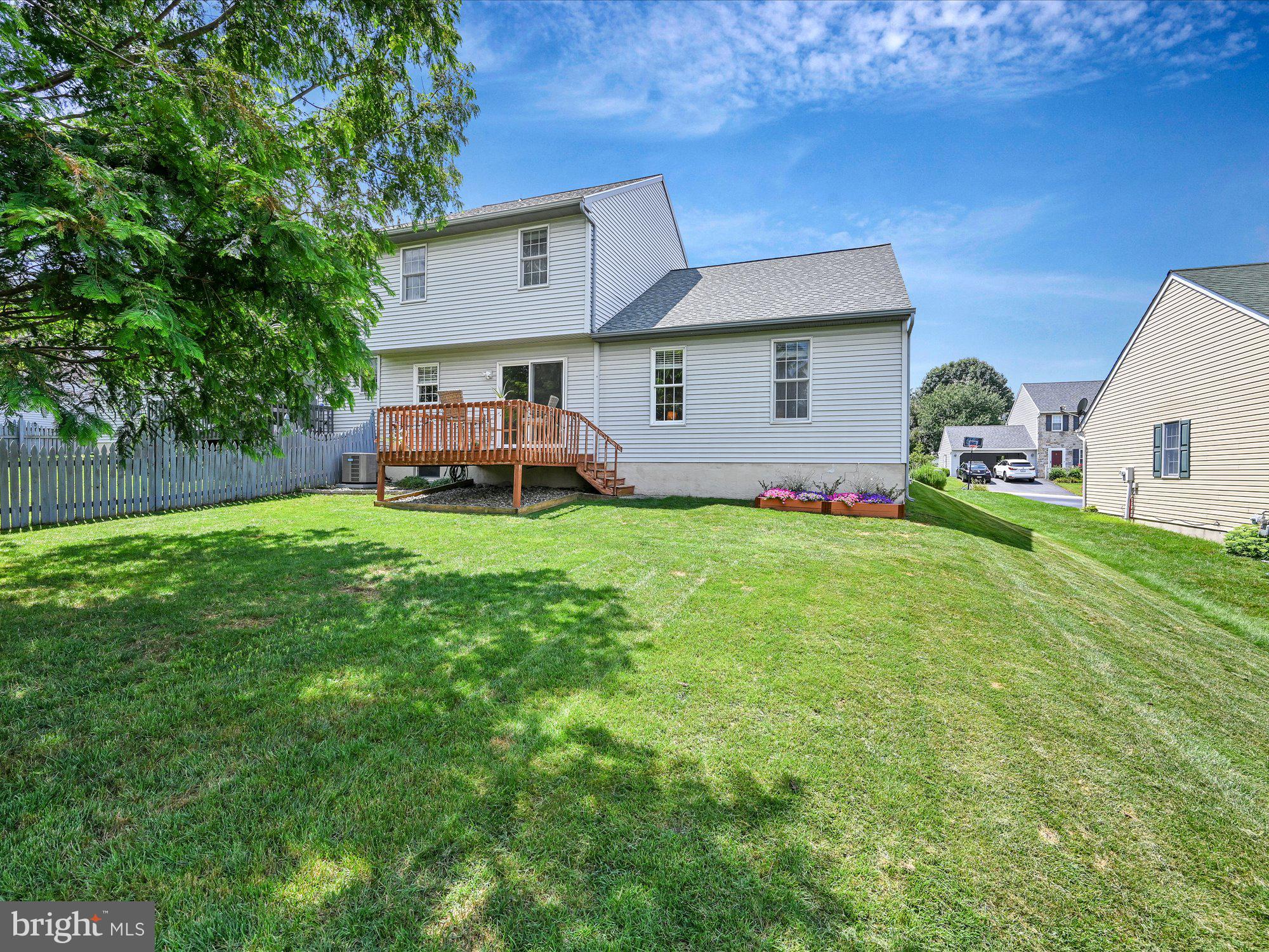 OLDE LEACOCK VILLAGE - Residential