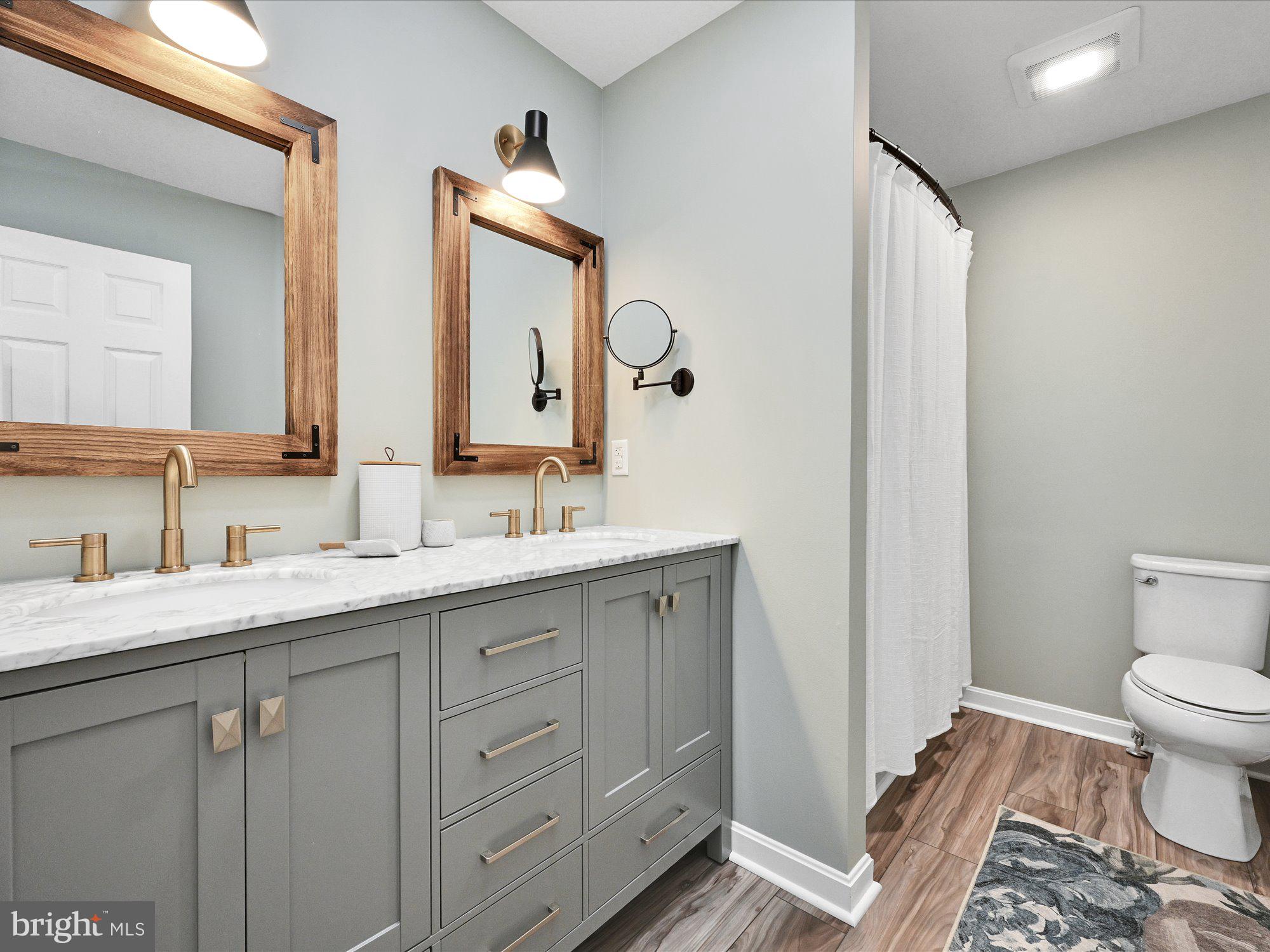 OLDE LEACOCK VILLAGE - Residential