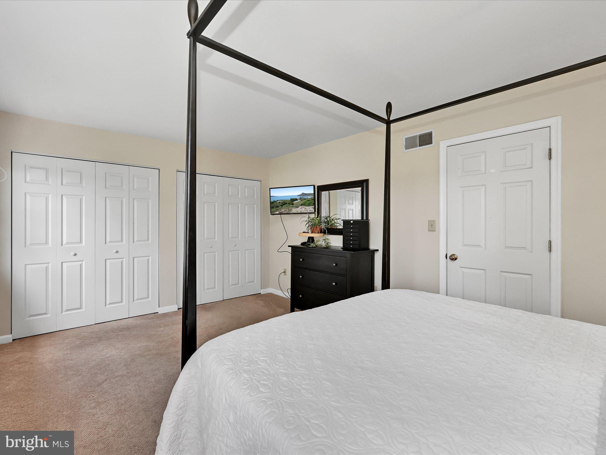 OLDE LEACOCK VILLAGE - Residential