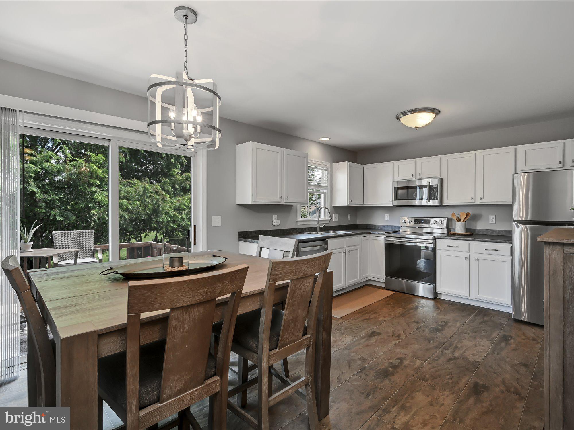 OLDE LEACOCK VILLAGE - Residential