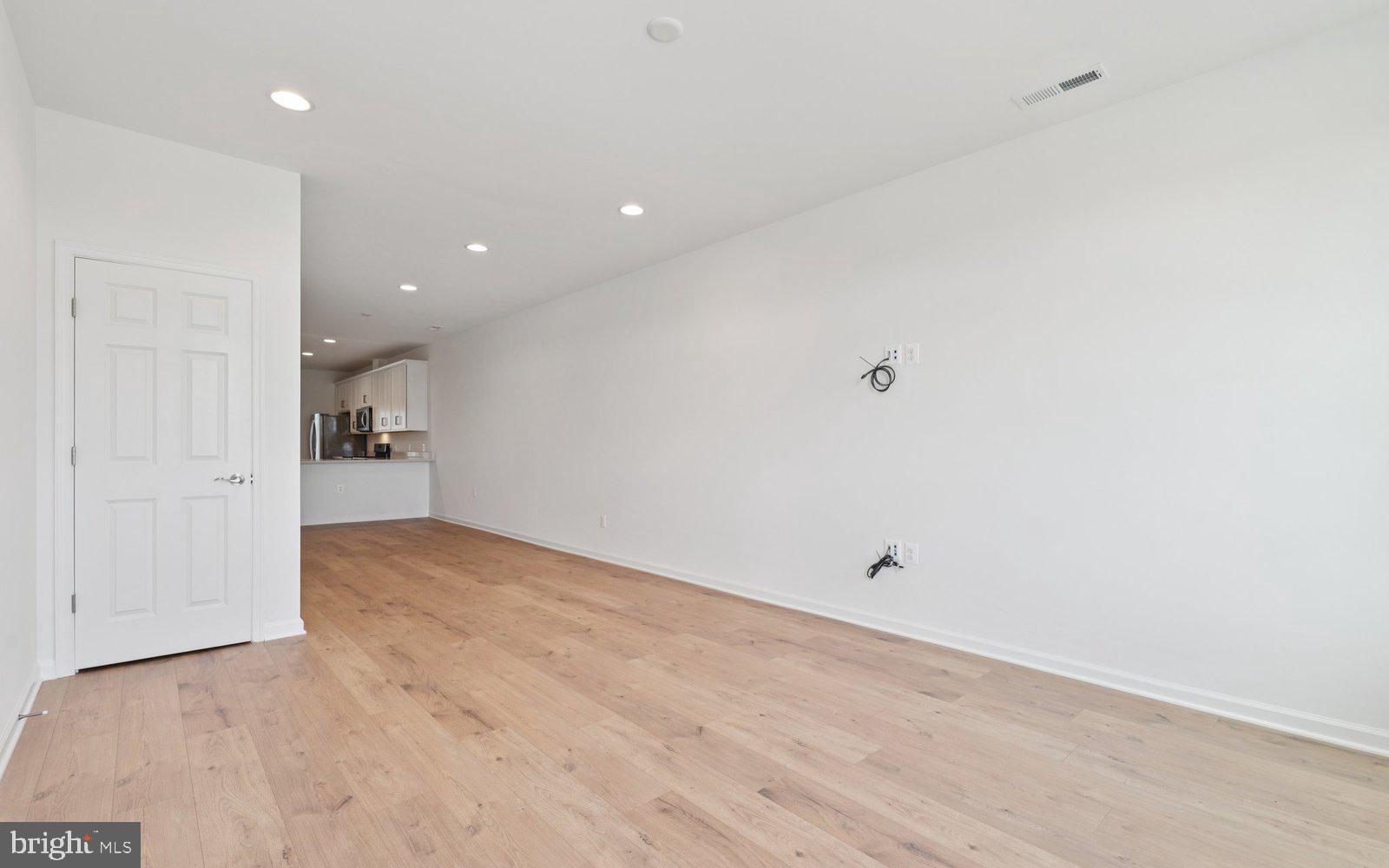 HIATT POINTE AT SNOWDEN BRIDGE - Residential