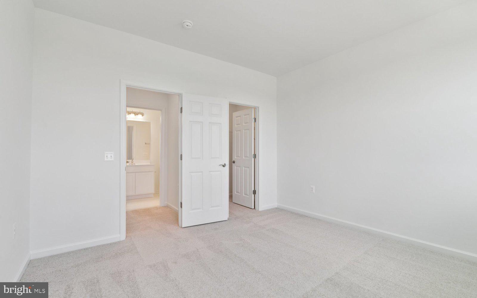 HIATT POINTE AT SNOWDEN BRIDGE - Residential