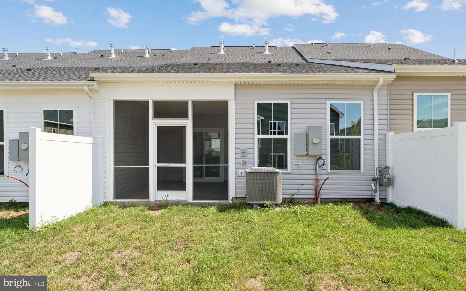 HIATT POINTE AT SNOWDEN BRIDGE - Residential