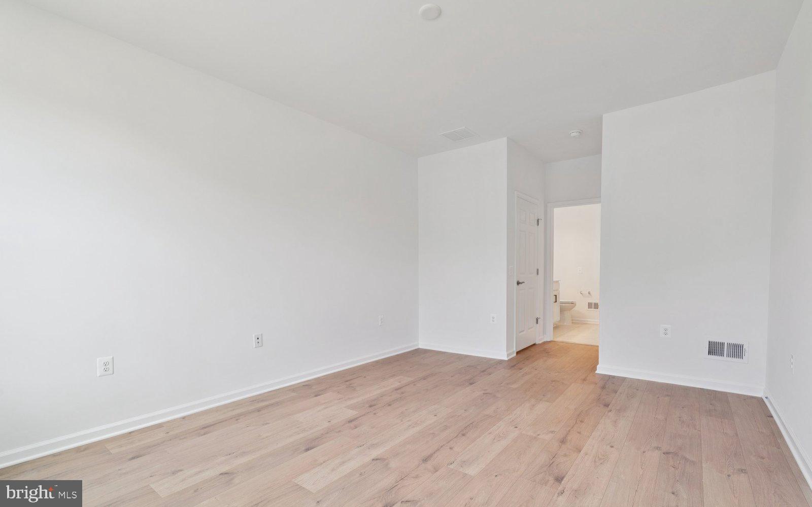 HIATT POINTE AT SNOWDEN BRIDGE - Residential