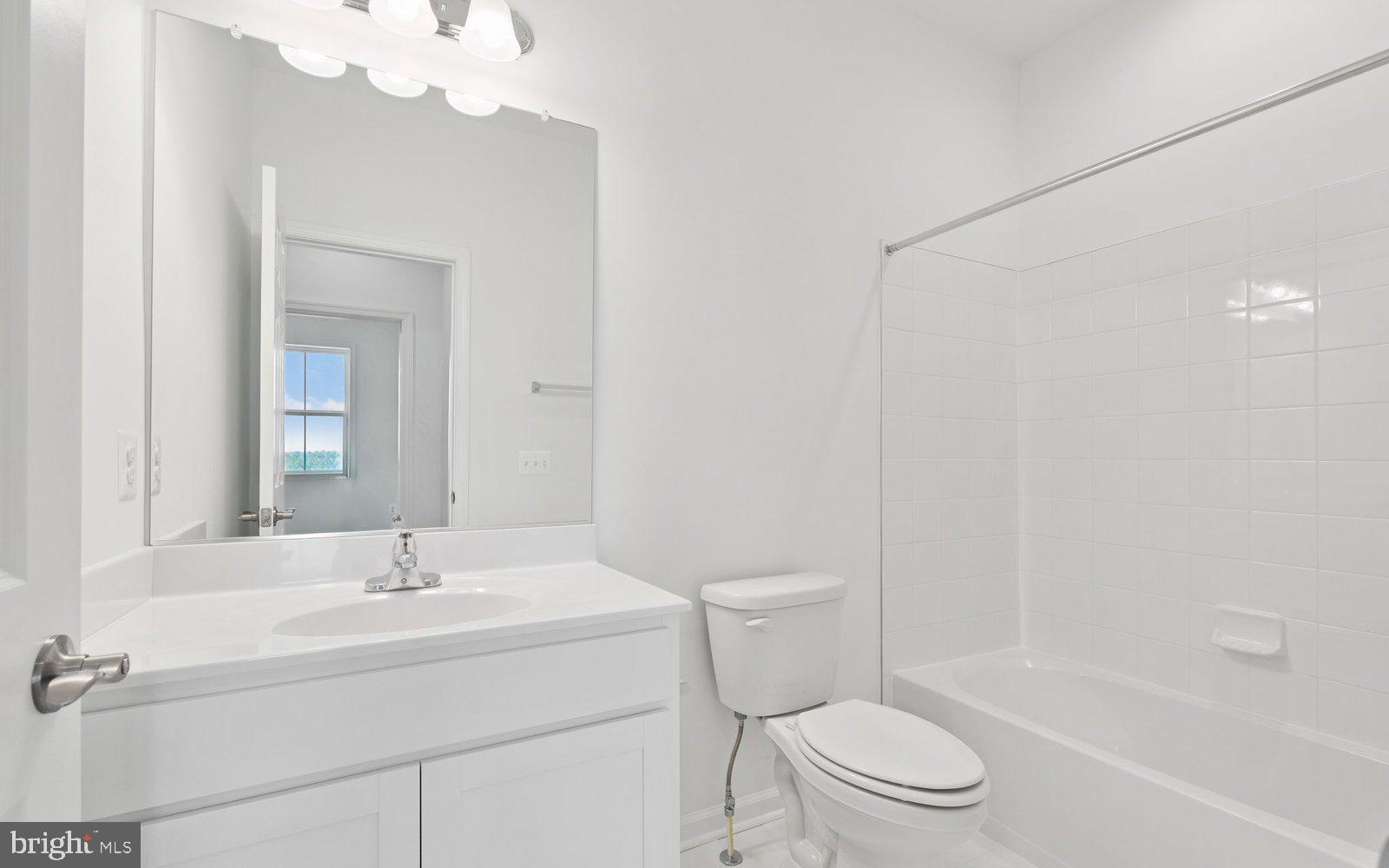 HIATT POINTE AT SNOWDEN BRIDGE - Residential