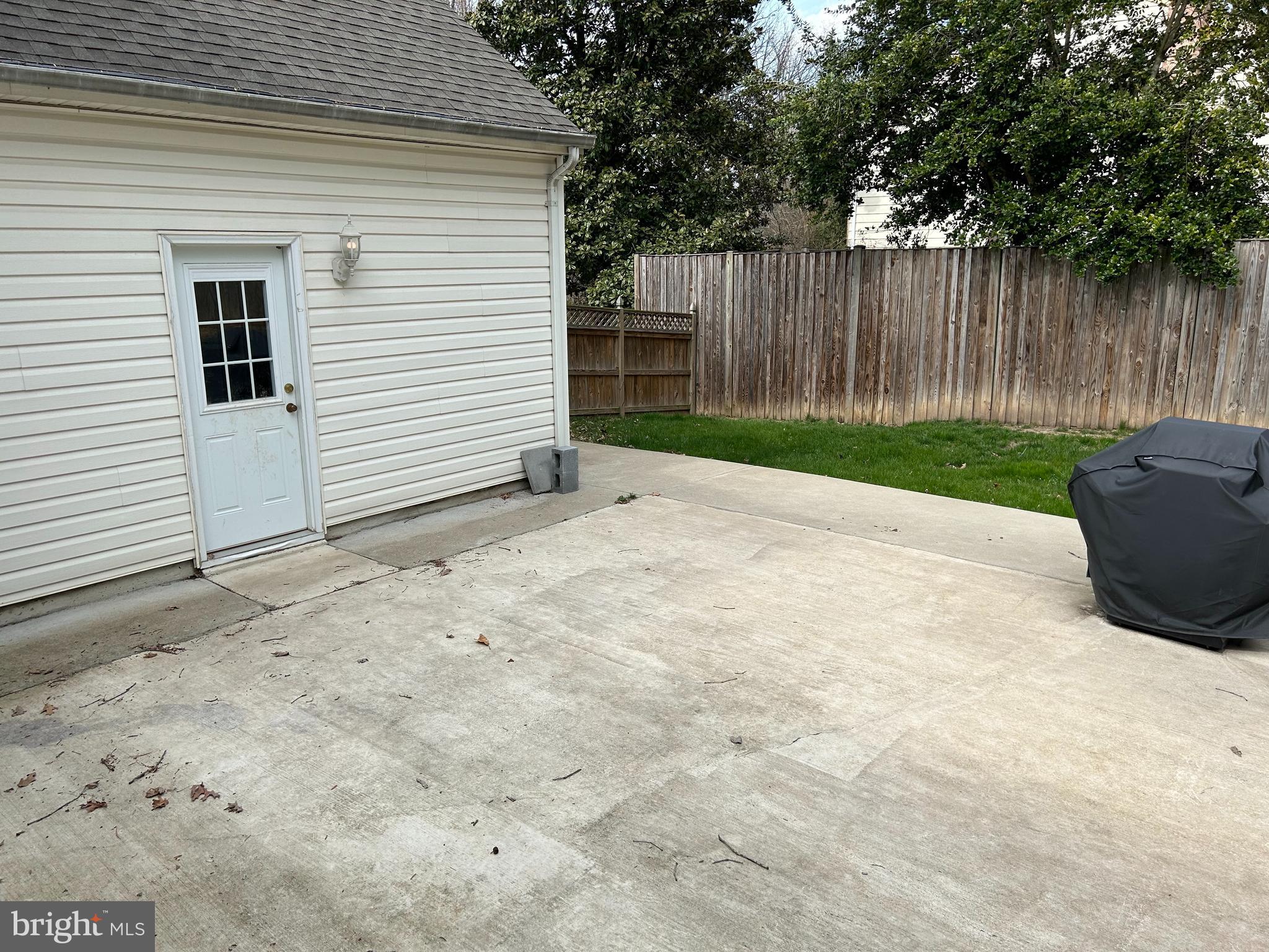 OLD MILL COMMUNITY - Residential Lease