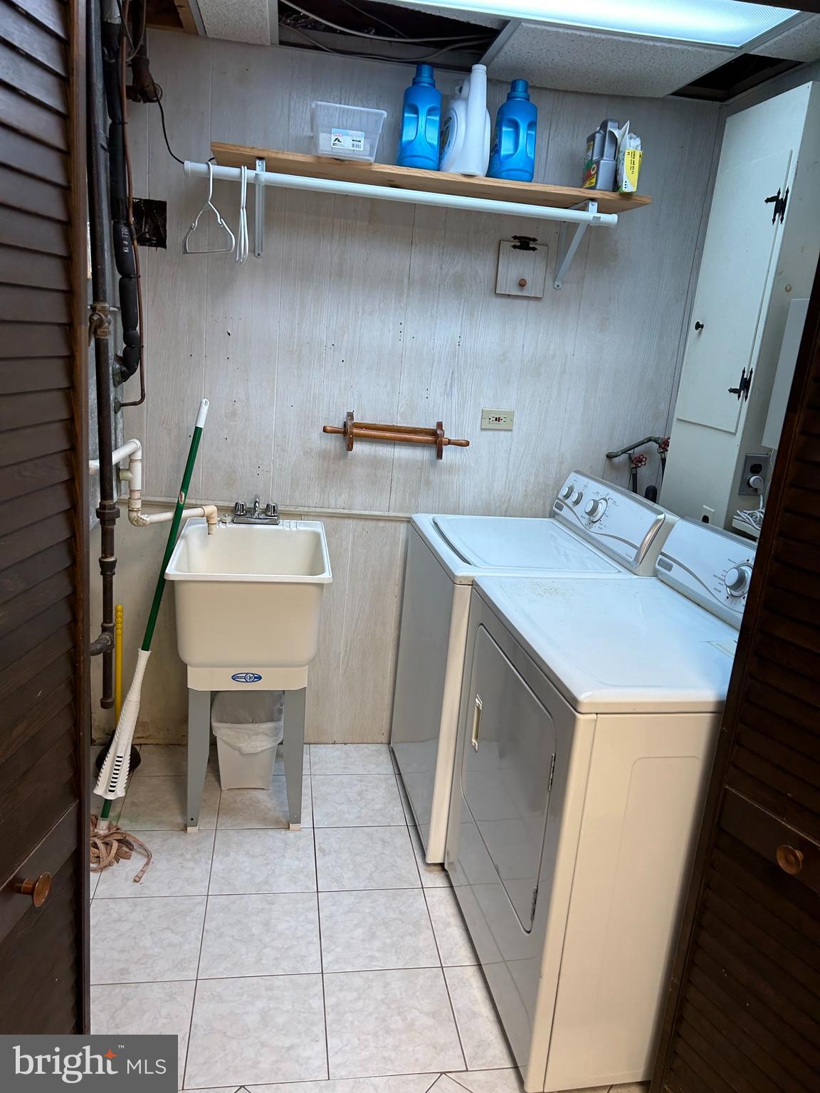 OLD MILL COMMUNITY - Residential Lease