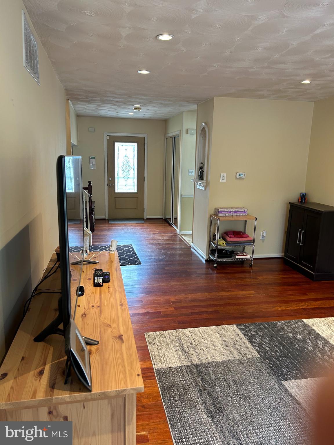 OLD MILL COMMUNITY - Residential Lease