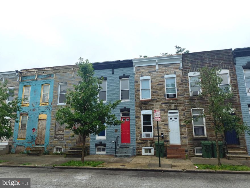 ONLINE AUCTION: This auction takes place on the Ashland Auction Group website bidding platform. Bidding begins 6/02/2026 @ 10:00 AM. Bidding ends 6/04/2026 @ 11:10 AM. The list price is the suggested opening bid. Deposit: $5,000.

This two-story townhouse is located in the Carrollton Ridge neighborhood of Baltimore City. Residents can enjoy the nearby attractions and facilities such as the Westside Shopping Center, Grace Medical Center, Lower Gwynns Fall Park, and Carroll Park. The property is vacant. Ideally situated near Wilkens Ave and I-95, this property offers convenient access to major commuter routes, downtown Baltimore, shopping, dining, and local amenities.