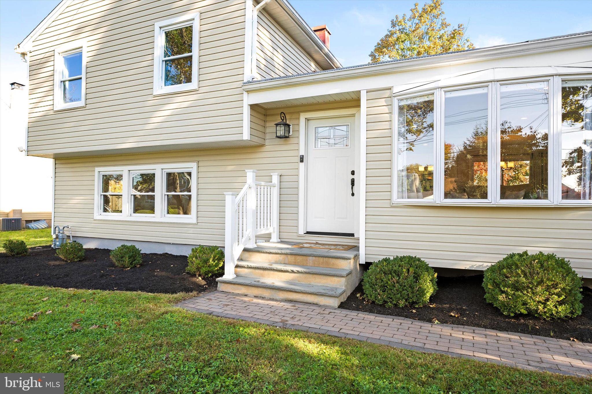 120 SUSAN DRIVE
