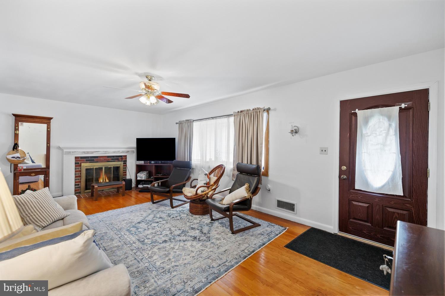 5915 5TH ROAD N