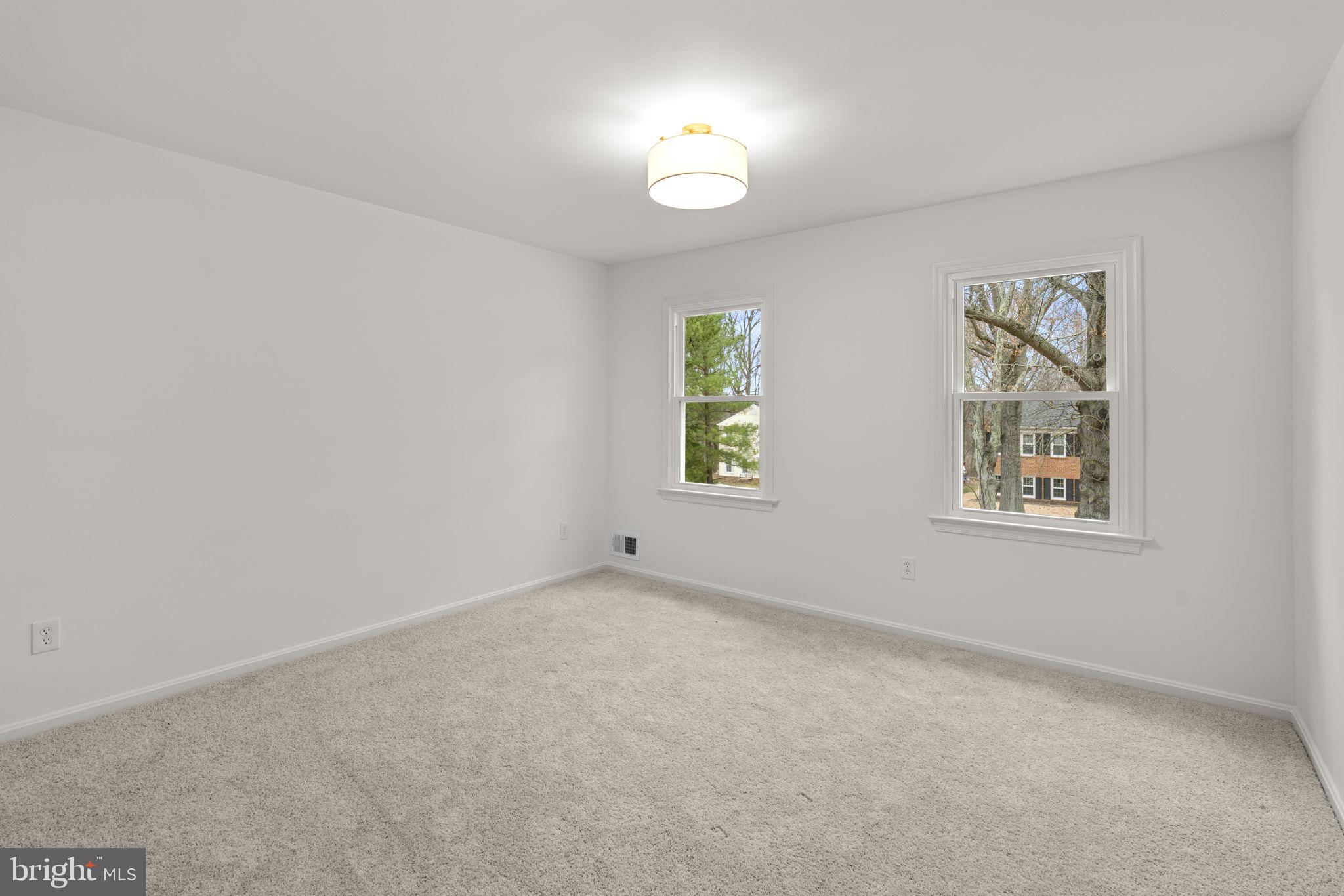 OAKLAND MILLS - Residential