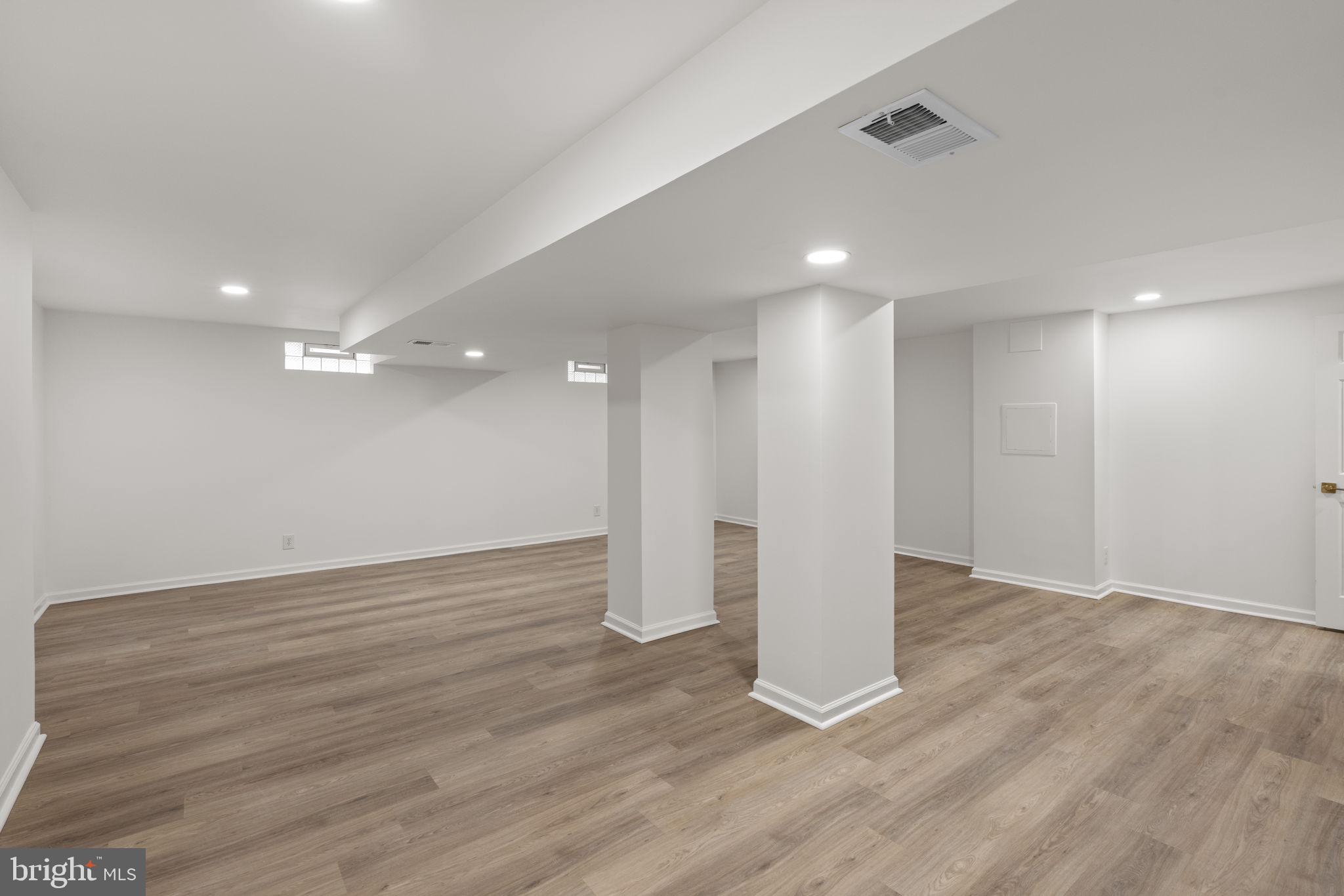 OAKLAND MILLS - Residential