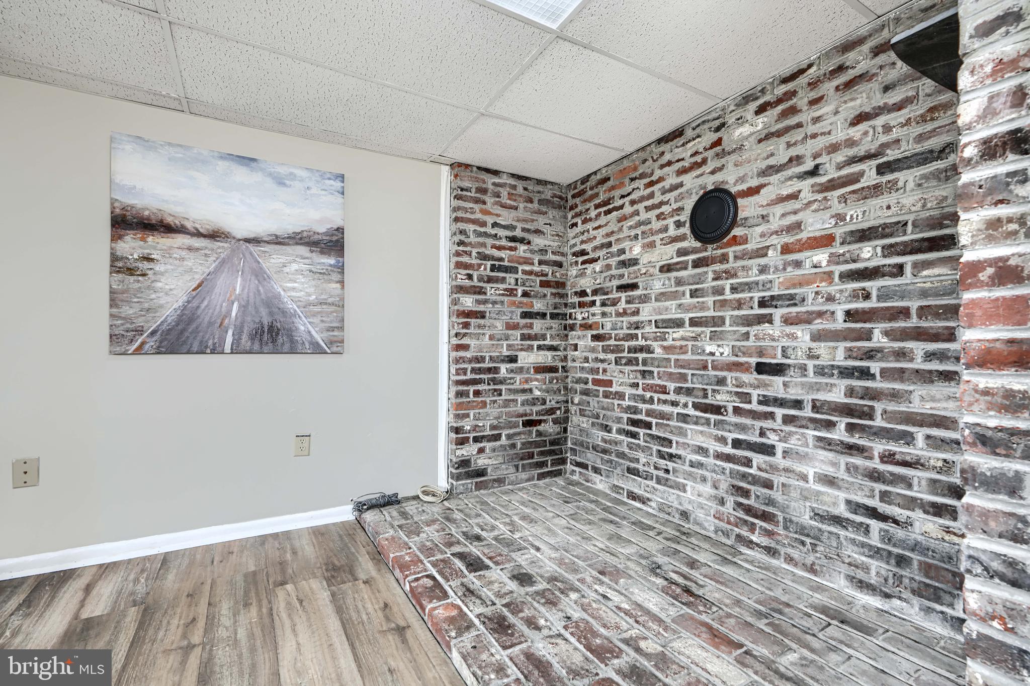 THOMAS ESTATES - Residential