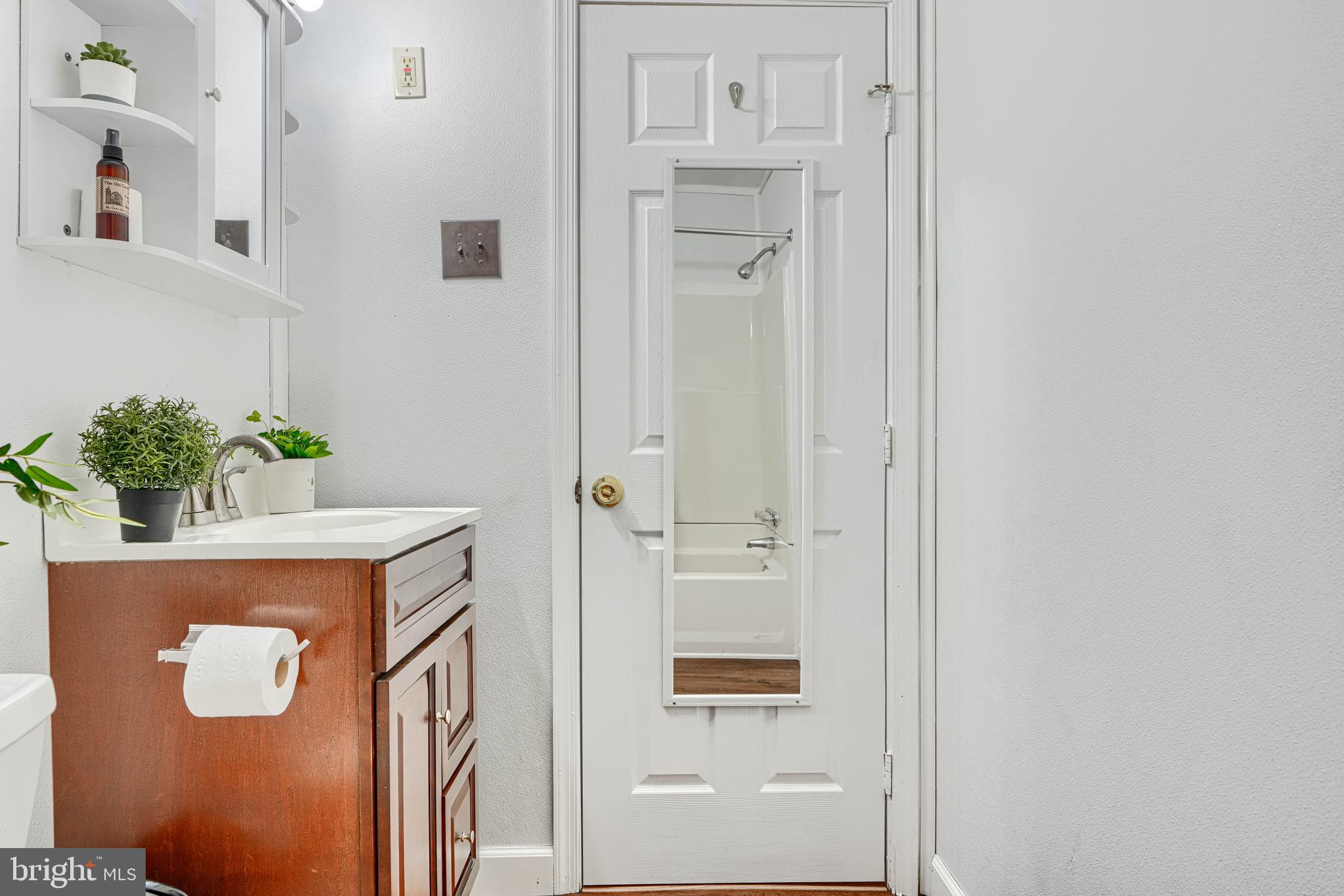 THOMAS ESTATES - Residential