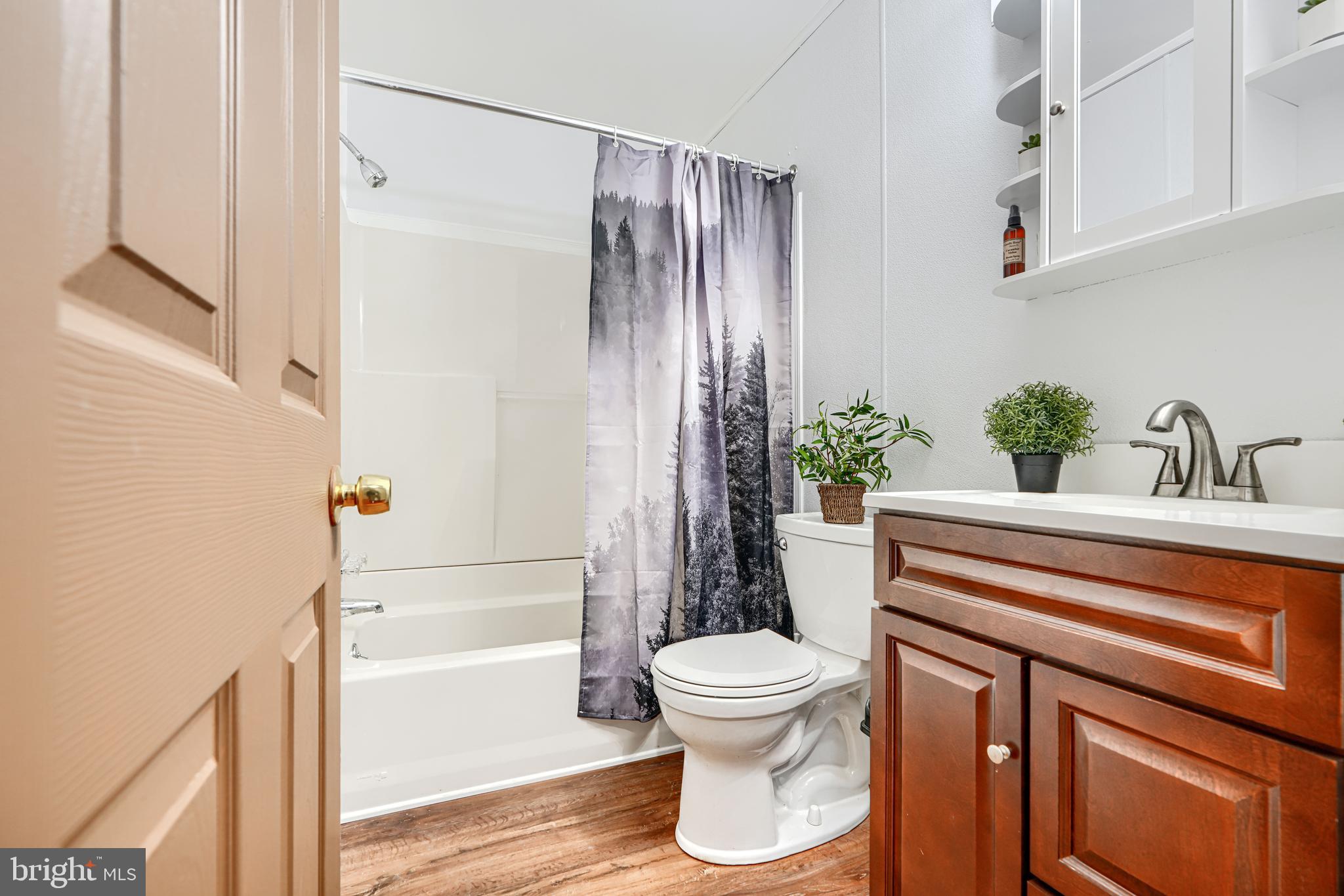 THOMAS ESTATES - Residential