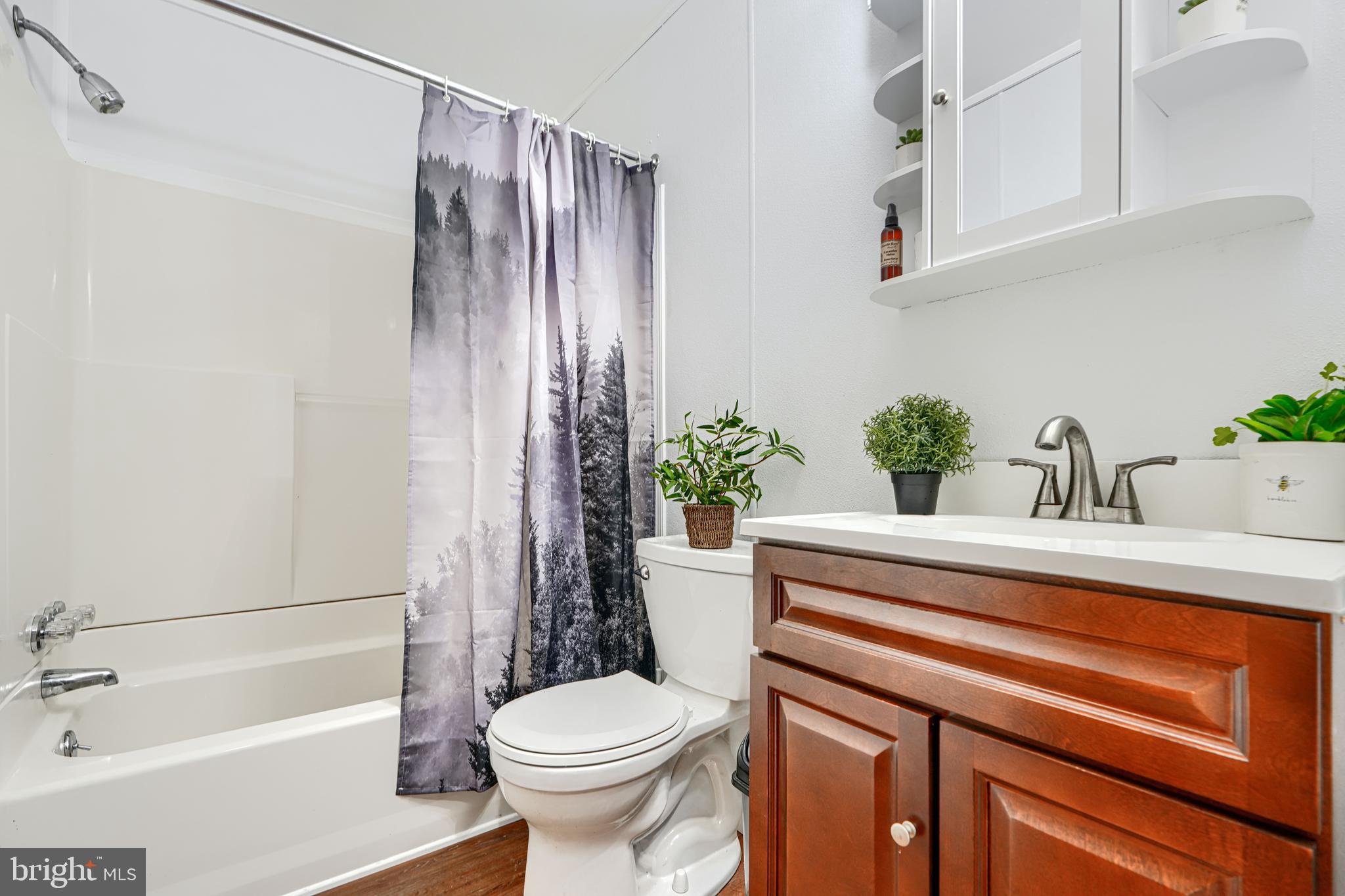 THOMAS ESTATES - Residential