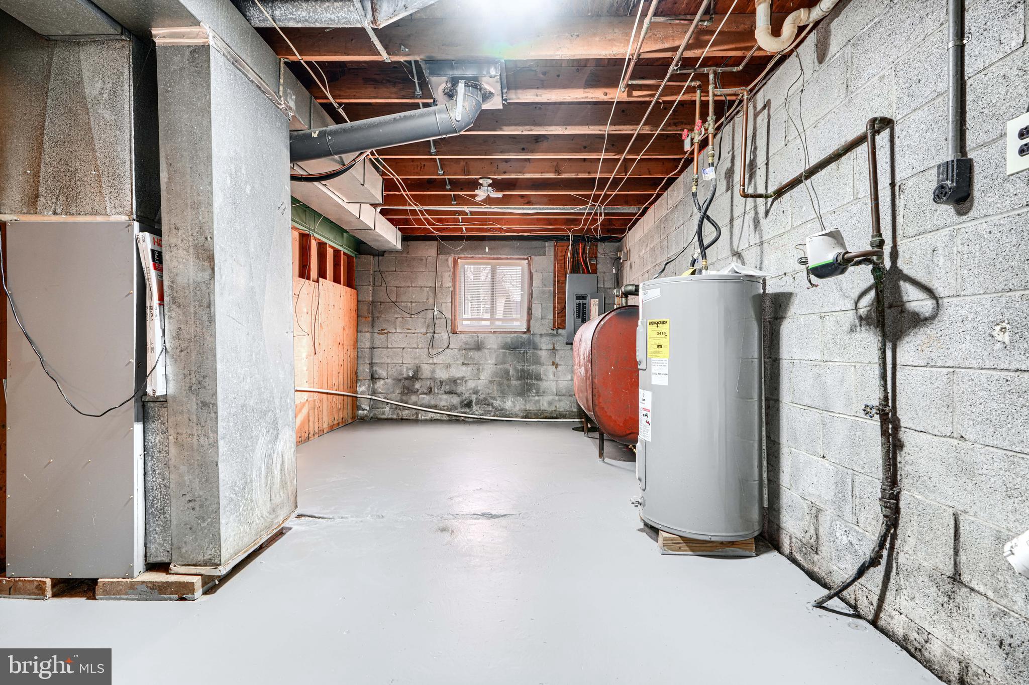 THOMAS ESTATES - Residential