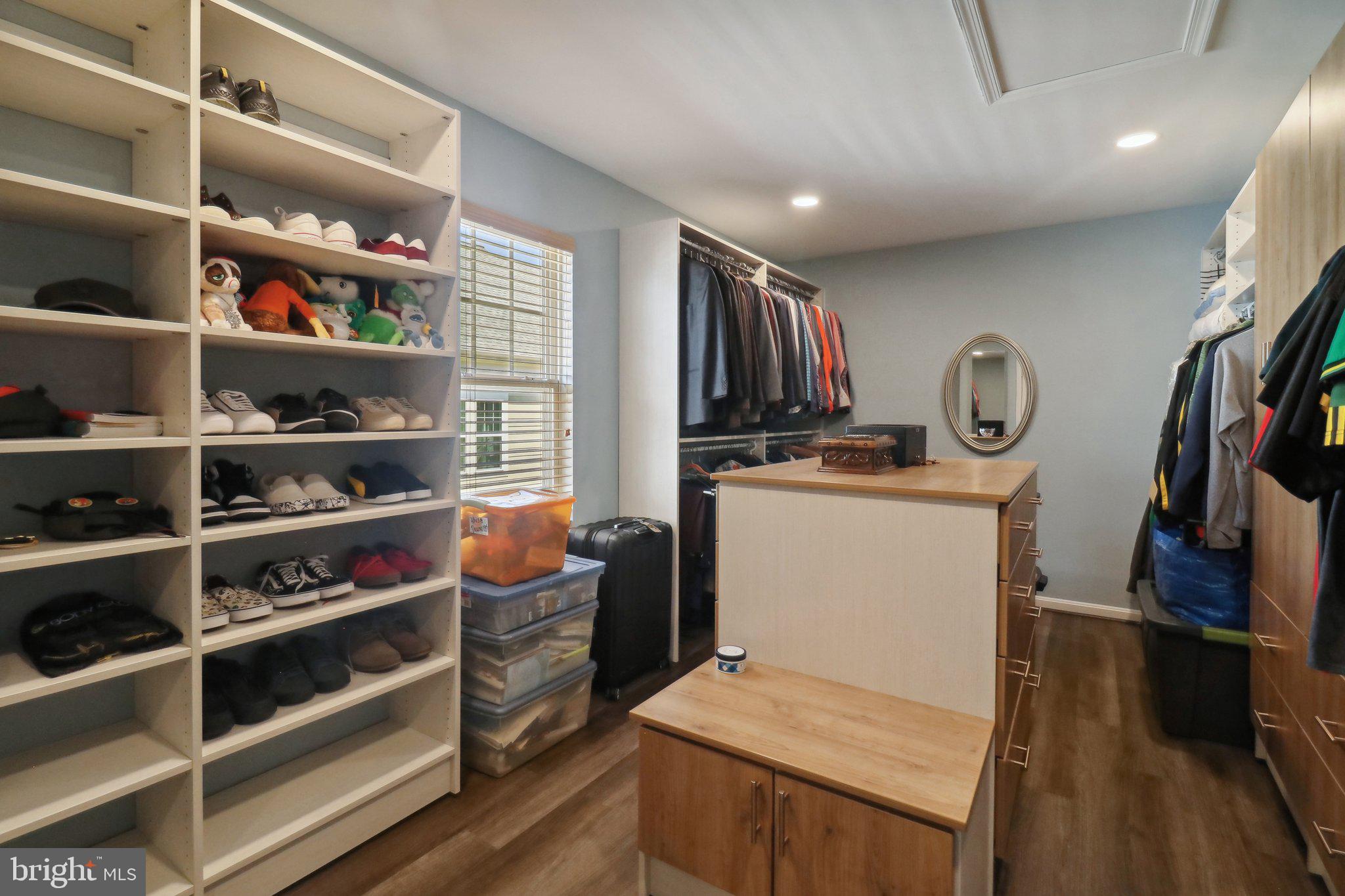 BELMONT TOWN CENTER - Residential