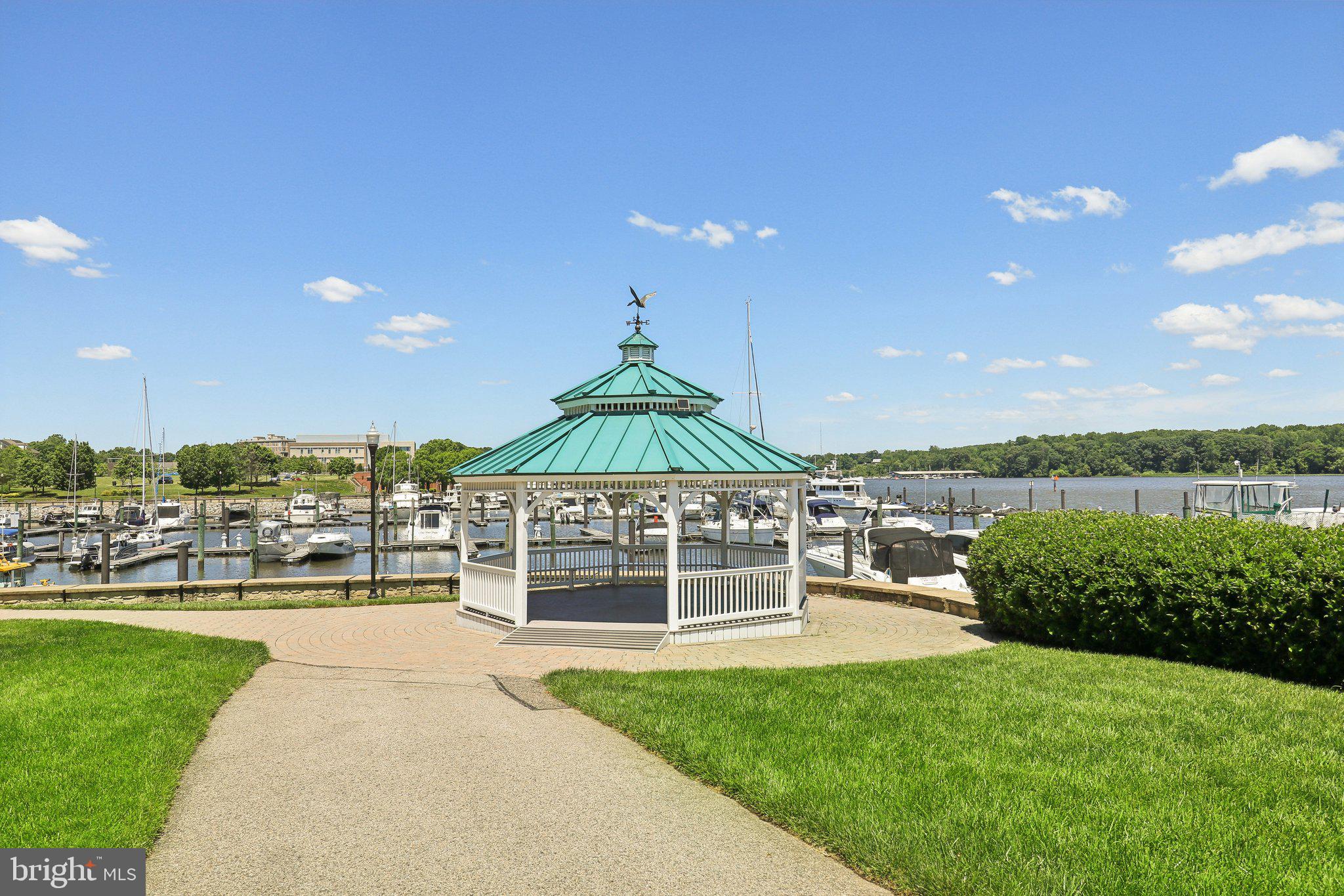 BELMONT TOWN CENTER - Residential