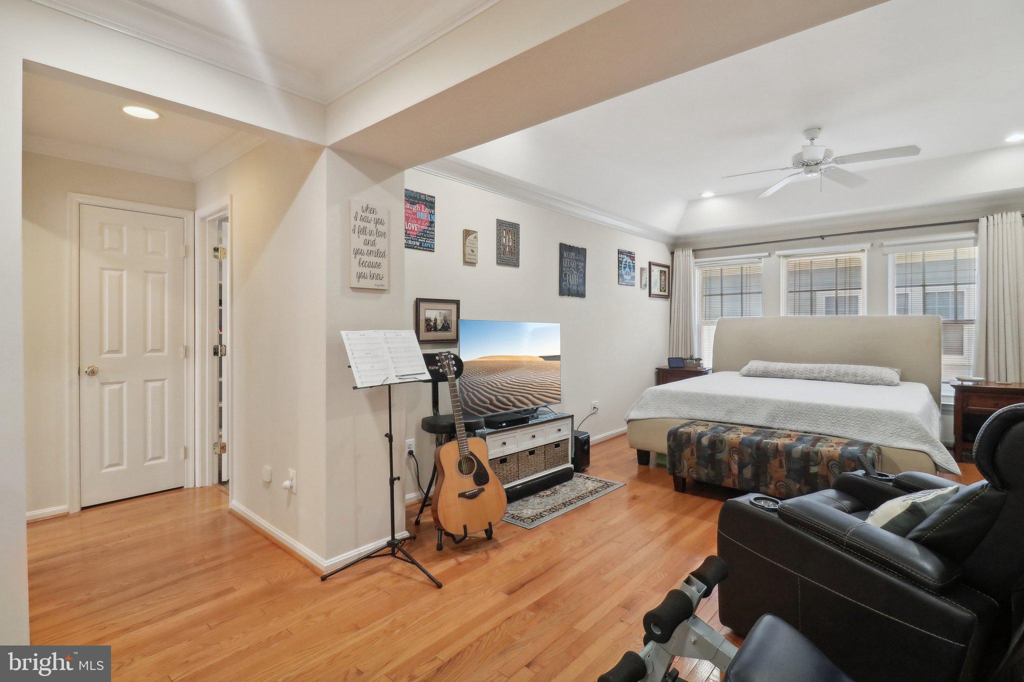 BELMONT TOWN CENTER - Residential