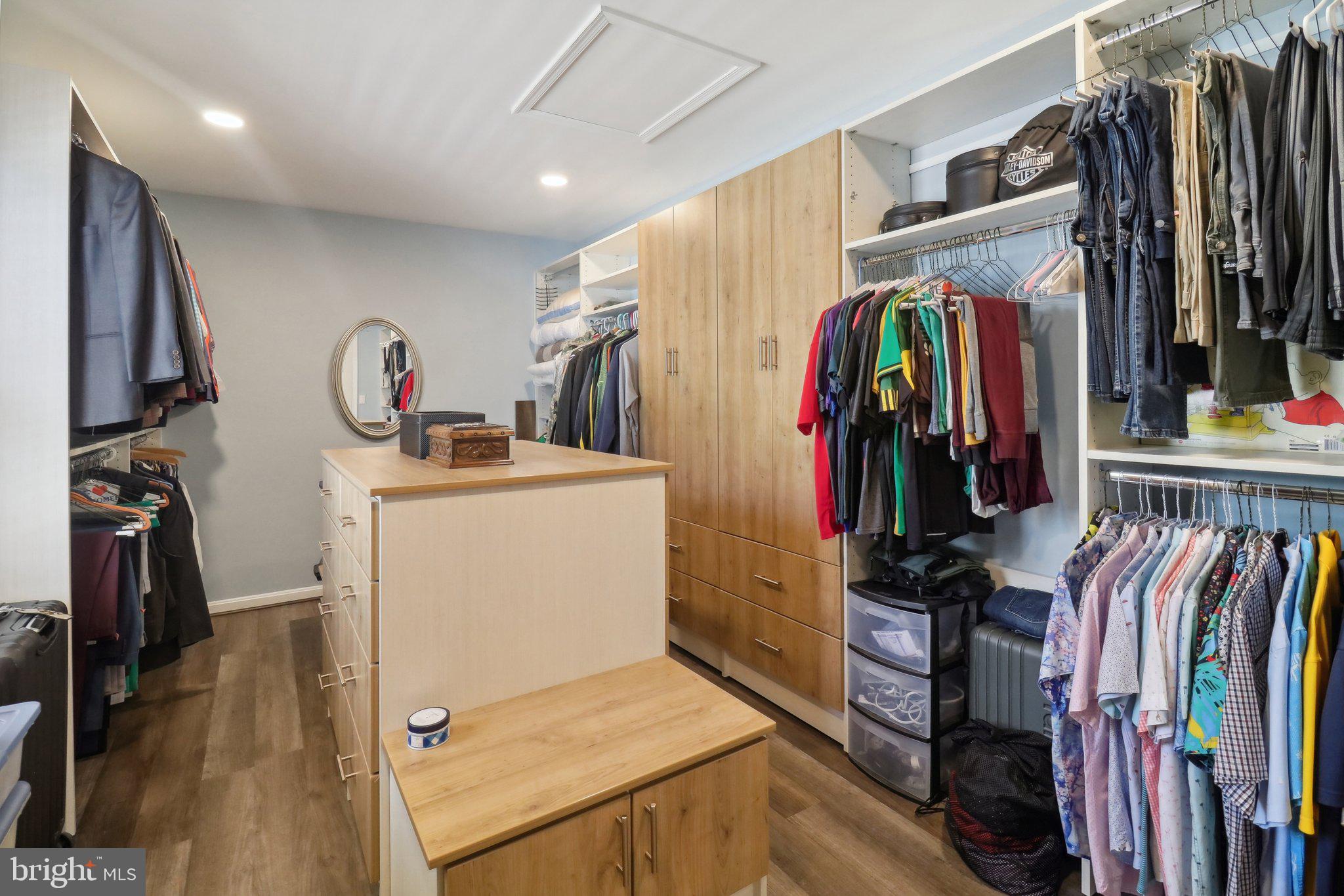 BELMONT TOWN CENTER - Residential