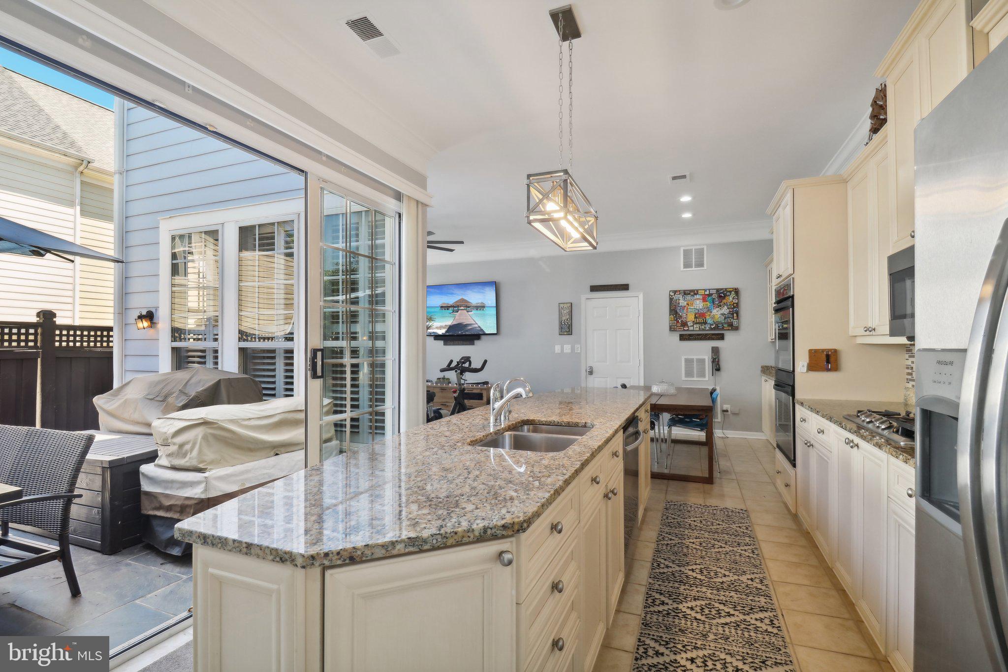 BELMONT TOWN CENTER - Residential