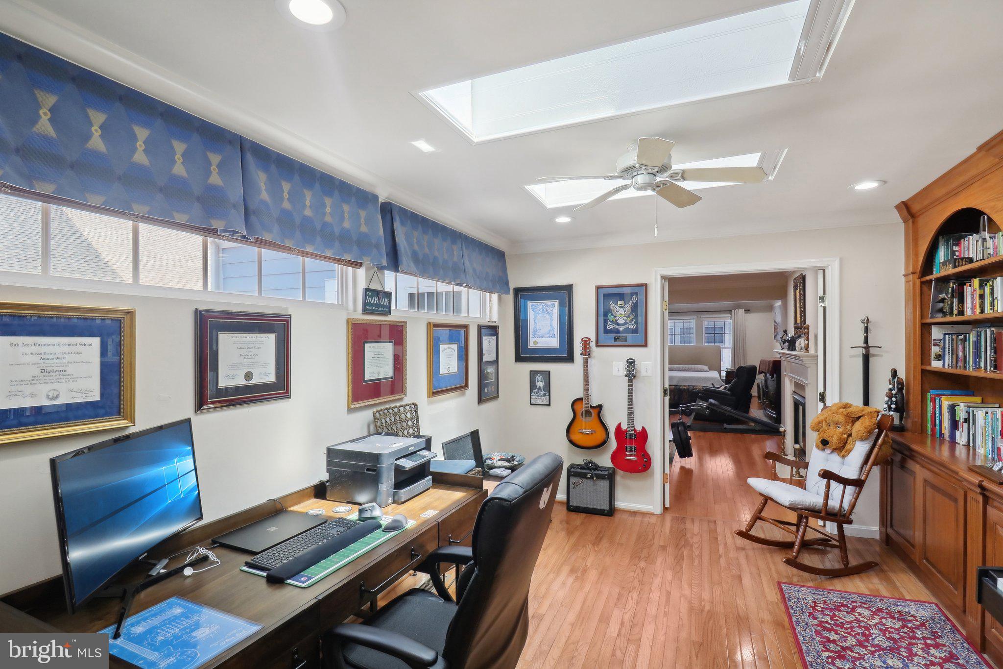 BELMONT TOWN CENTER - Residential