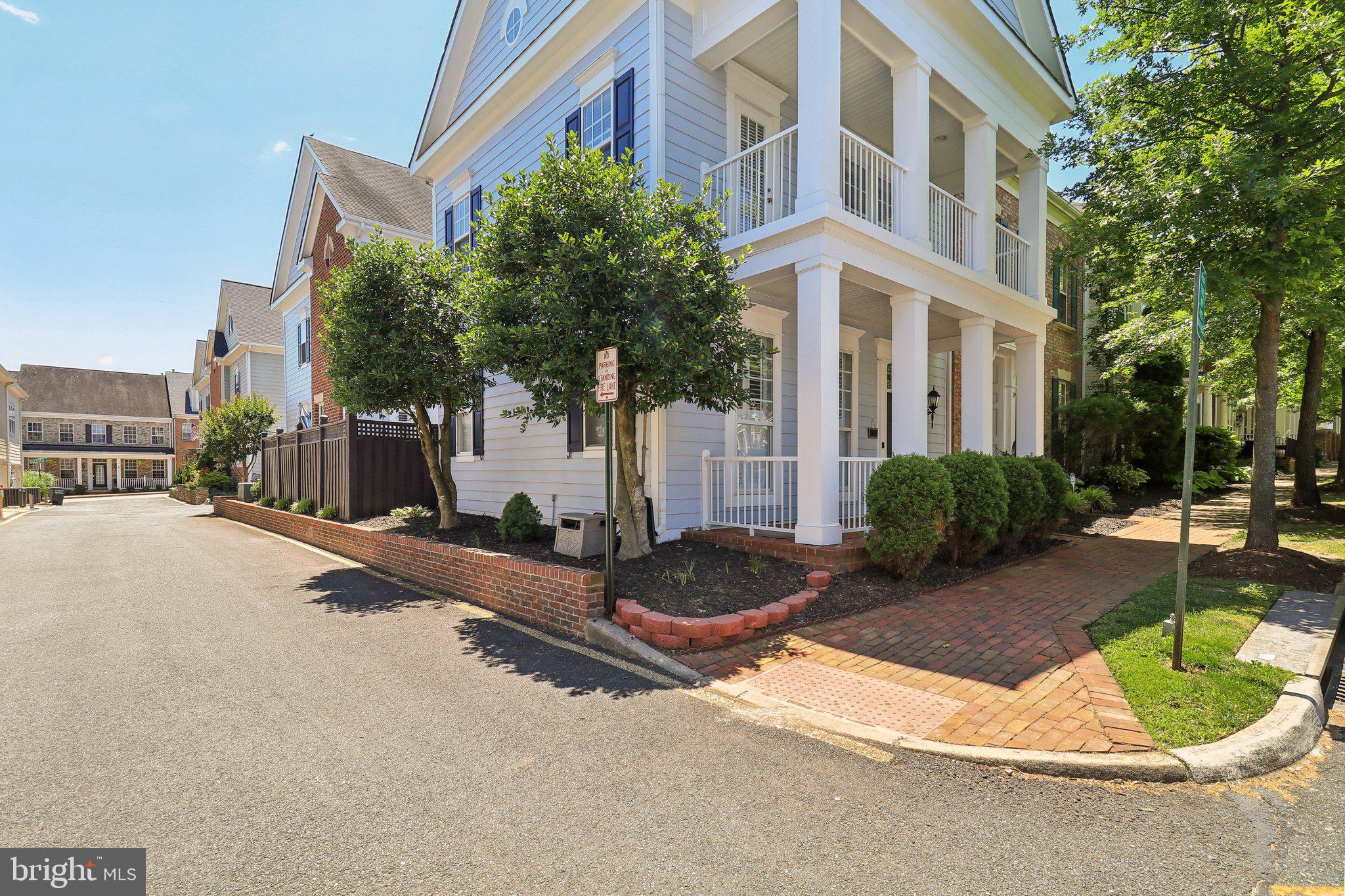 BELMONT TOWN CENTER - Residential