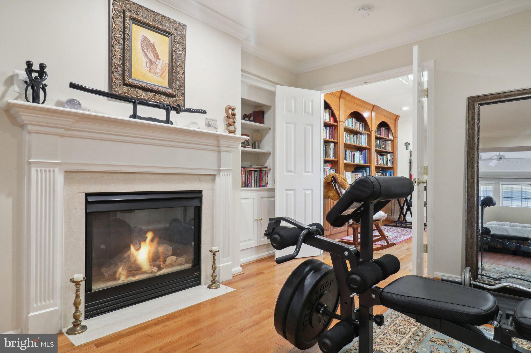 BELMONT TOWN CENTER - Residential