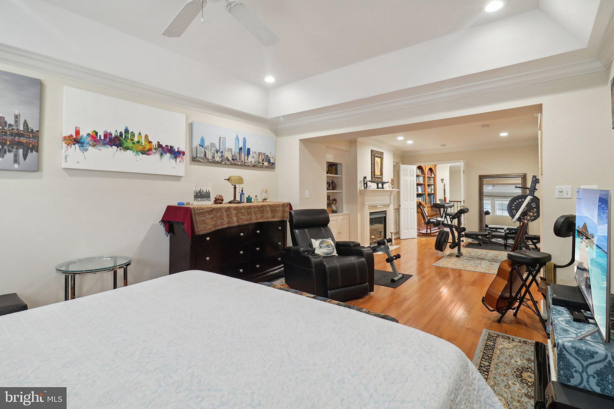 BELMONT TOWN CENTER - Residential