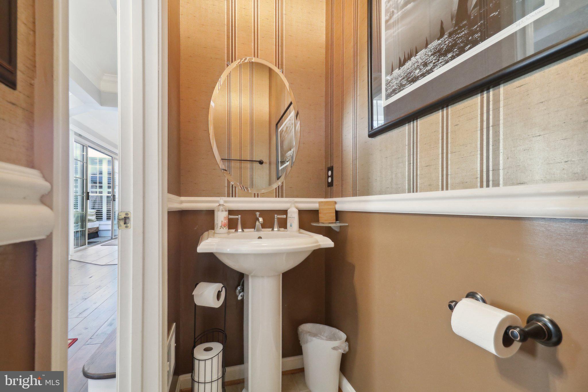 BELMONT TOWN CENTER - Residential