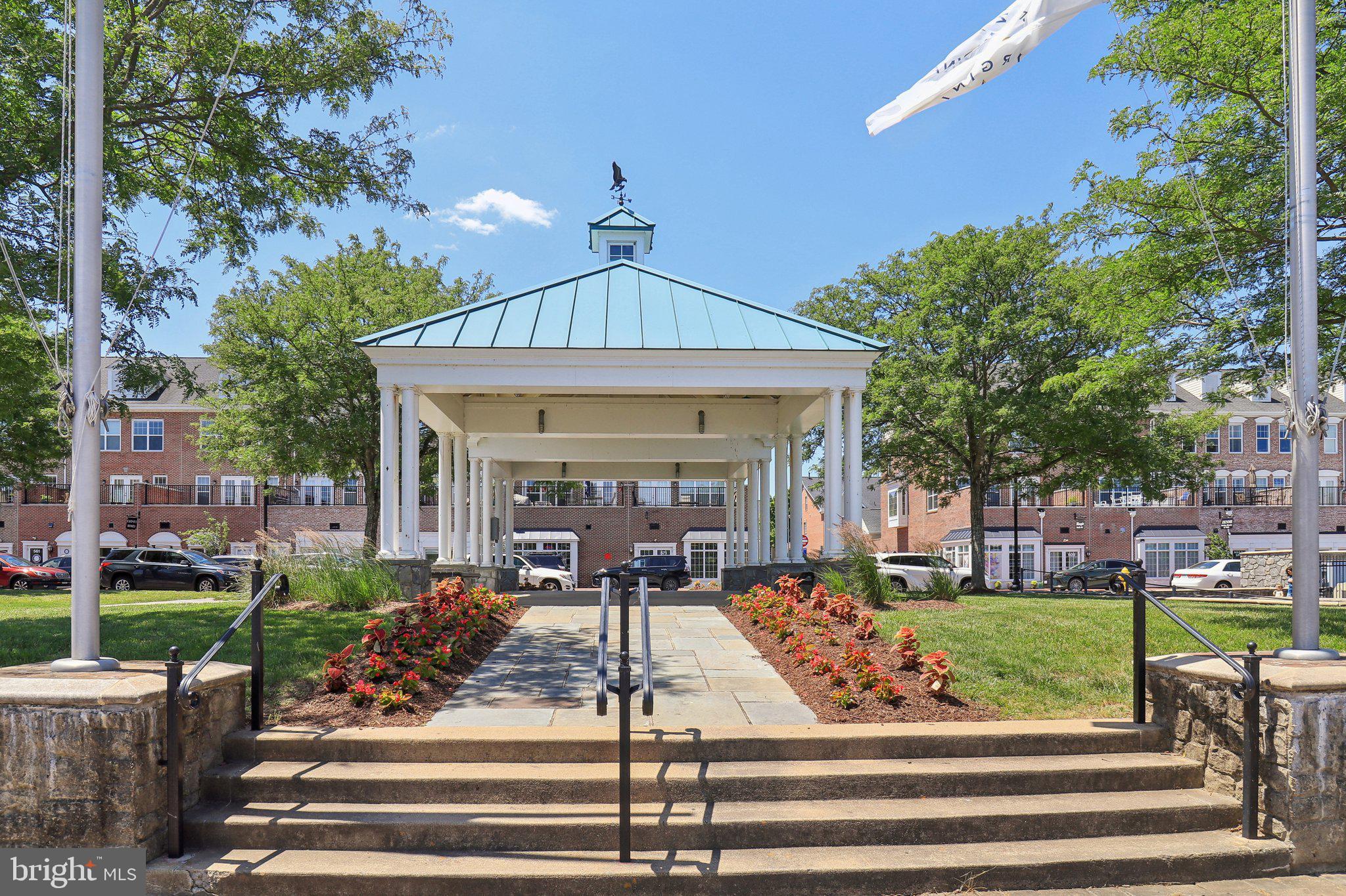 BELMONT TOWN CENTER - Residential